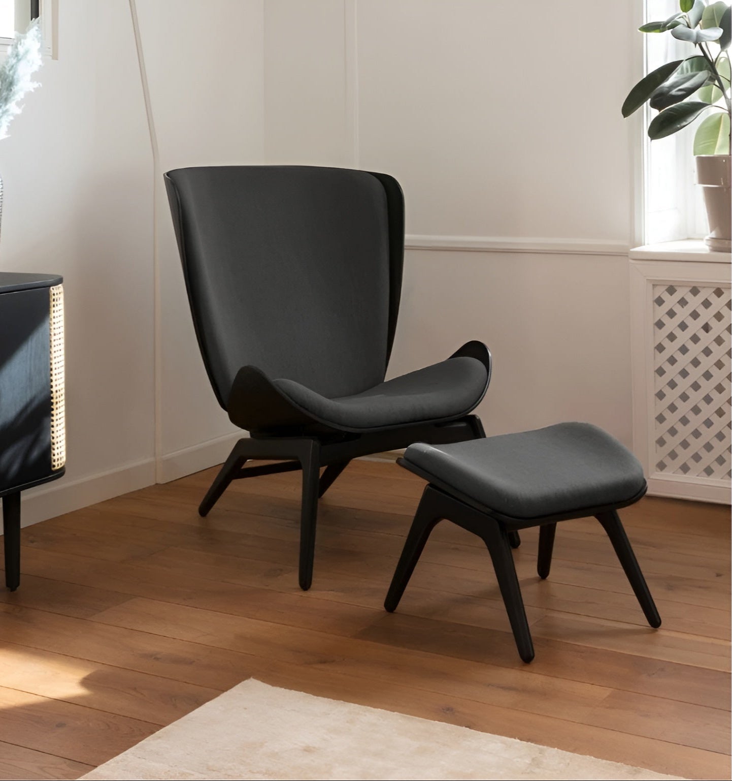 Voetensteun READER zwart leer met zwarte basis