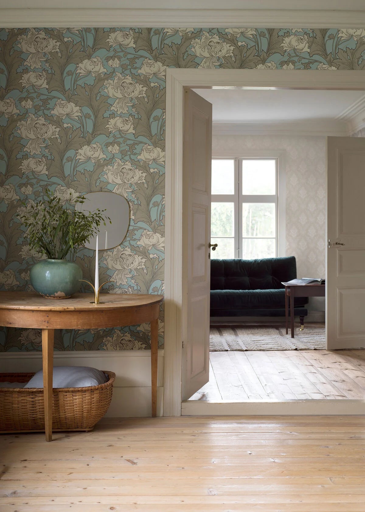 Vliesbehang met plantaal patroon SIRI crème met turquoise