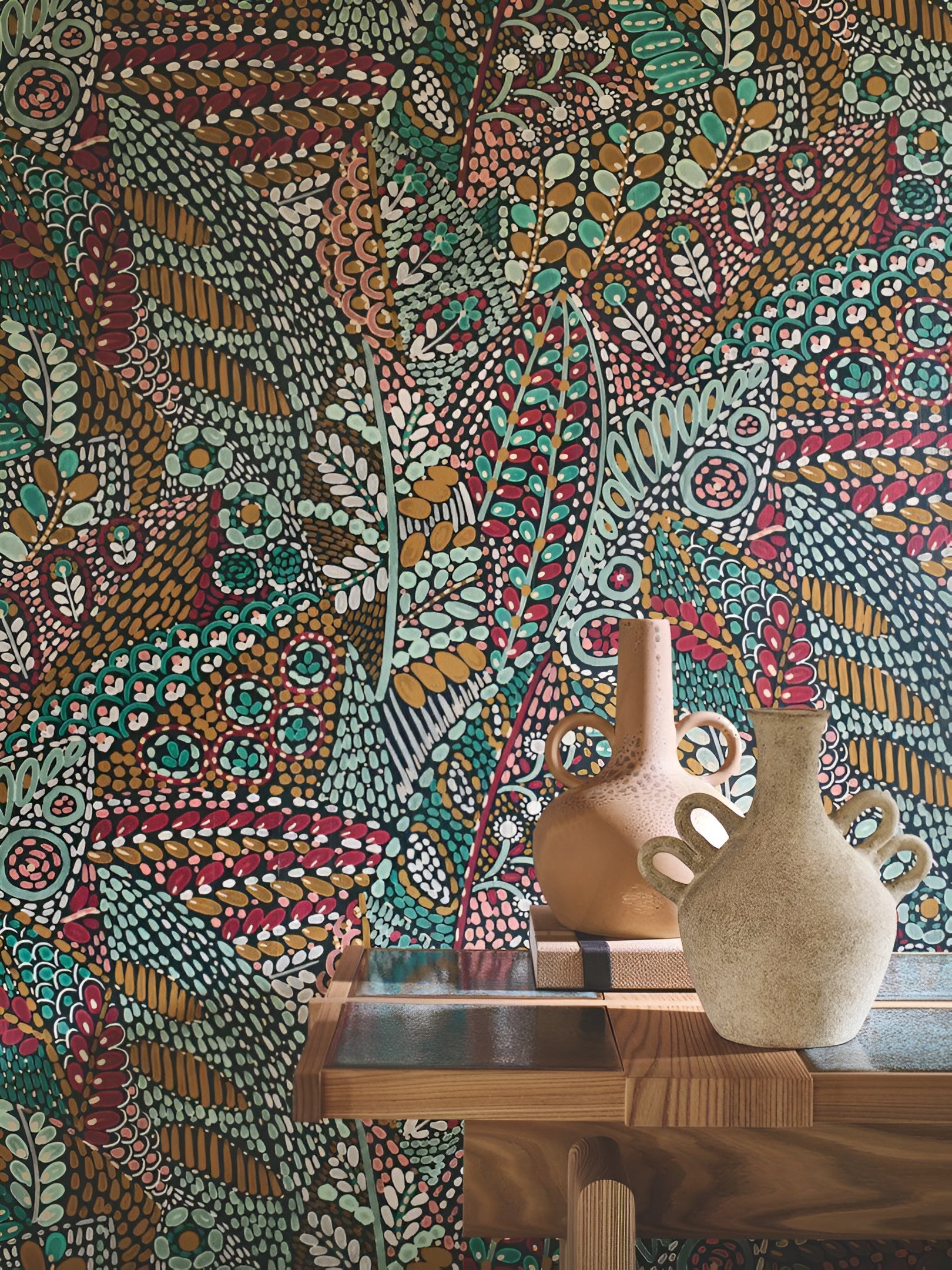 Behang met plantmotief bladeren TALAVERA - MULTICO groen met bordeaux en oranje