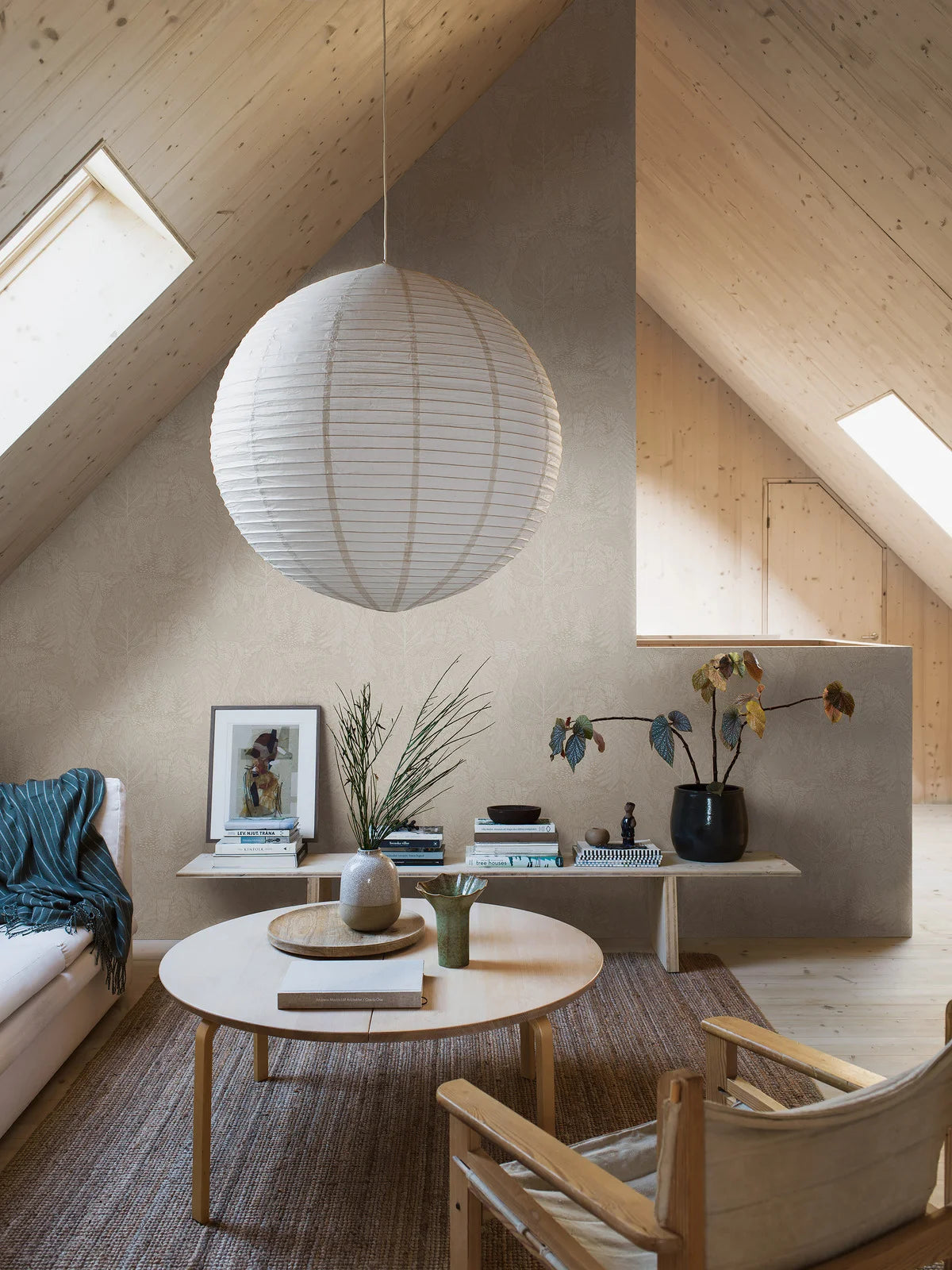 Behang met plantenmotief bomen NOORDEN BOS beige