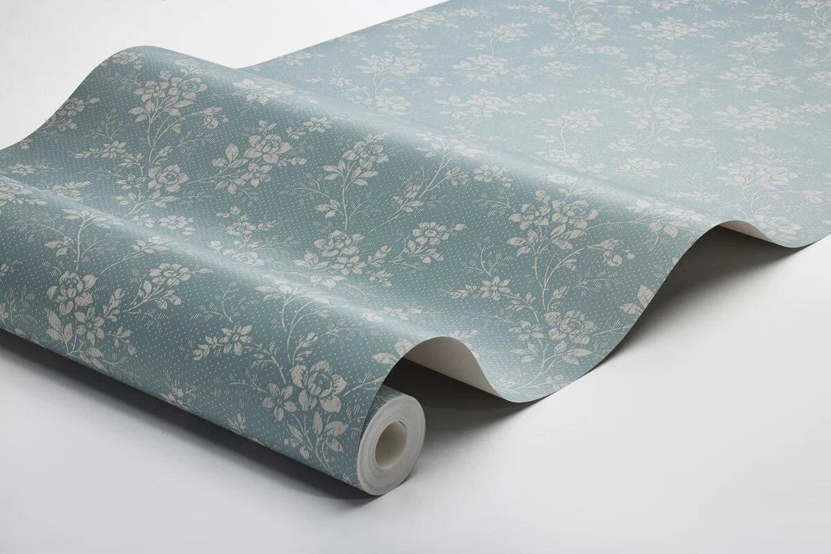 Tapete mit floralem Blumenmuster HIP ROSE hellblau mit beige