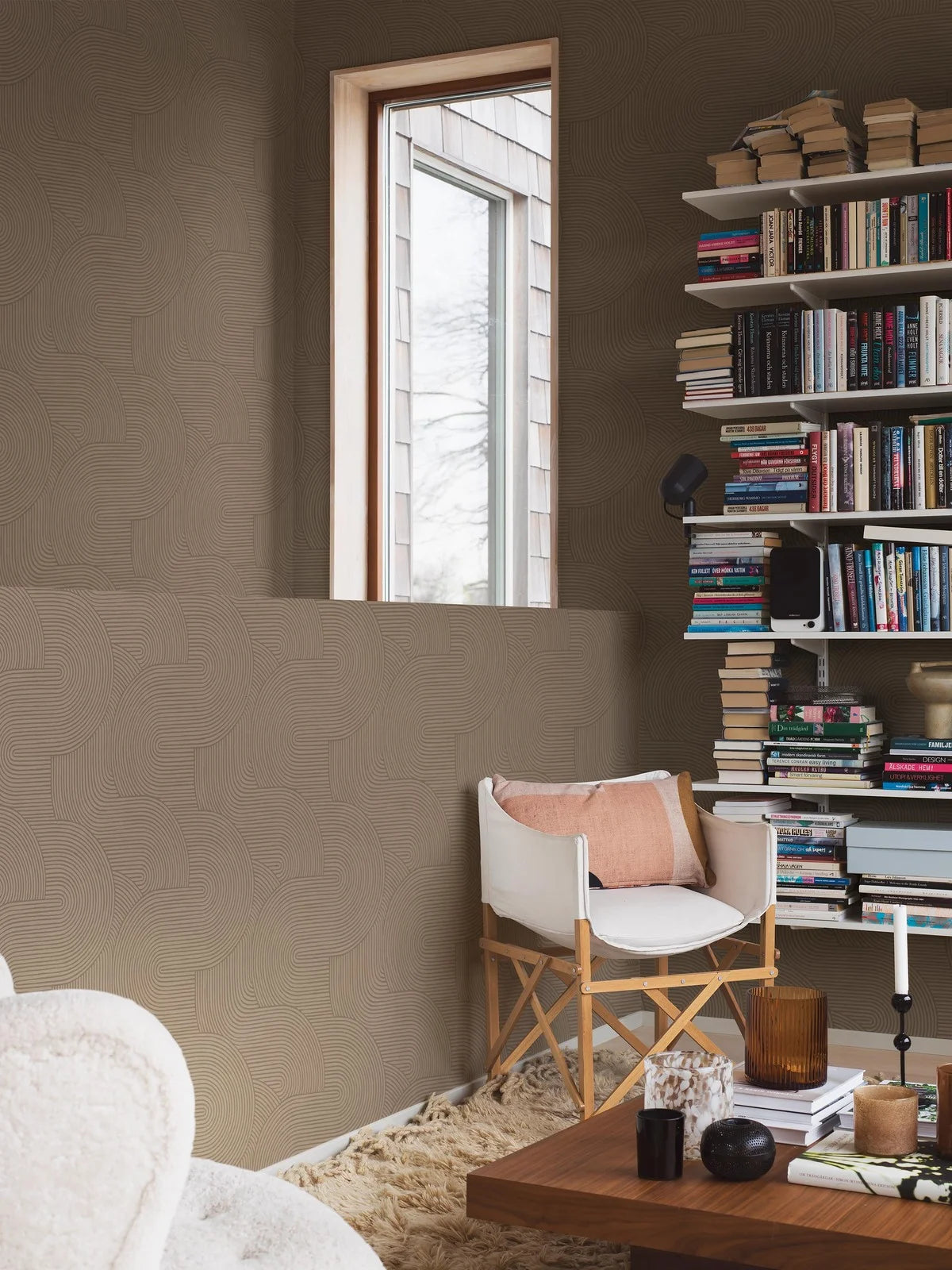 Vliesbehang van papier met geometrisch patroon ZEN bruin