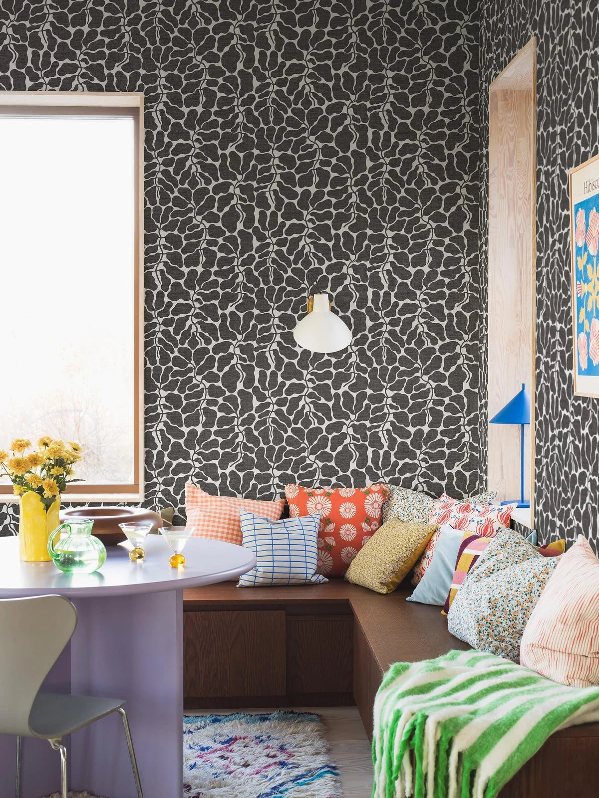 Non-woven paper wallpaper with a botanical pattern MY SECRET GARDEN black and white