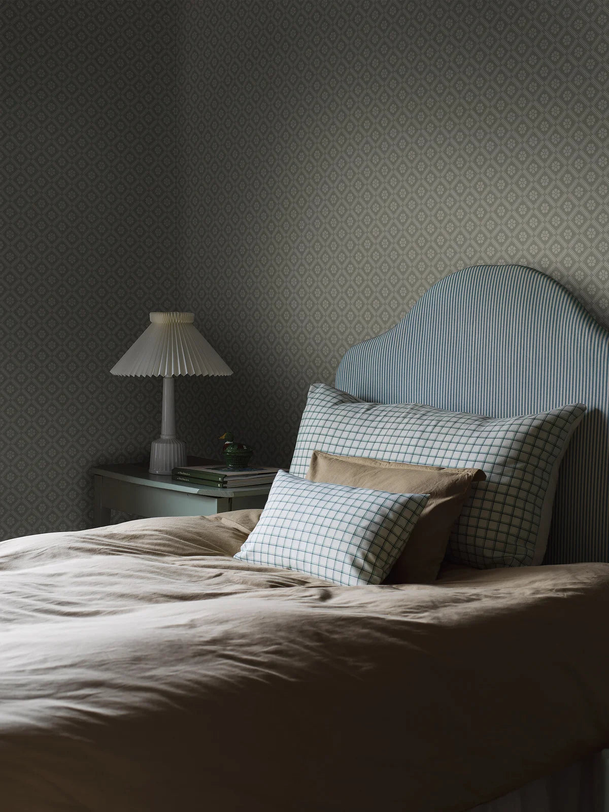 LOVE geometric pattern wallpaper green