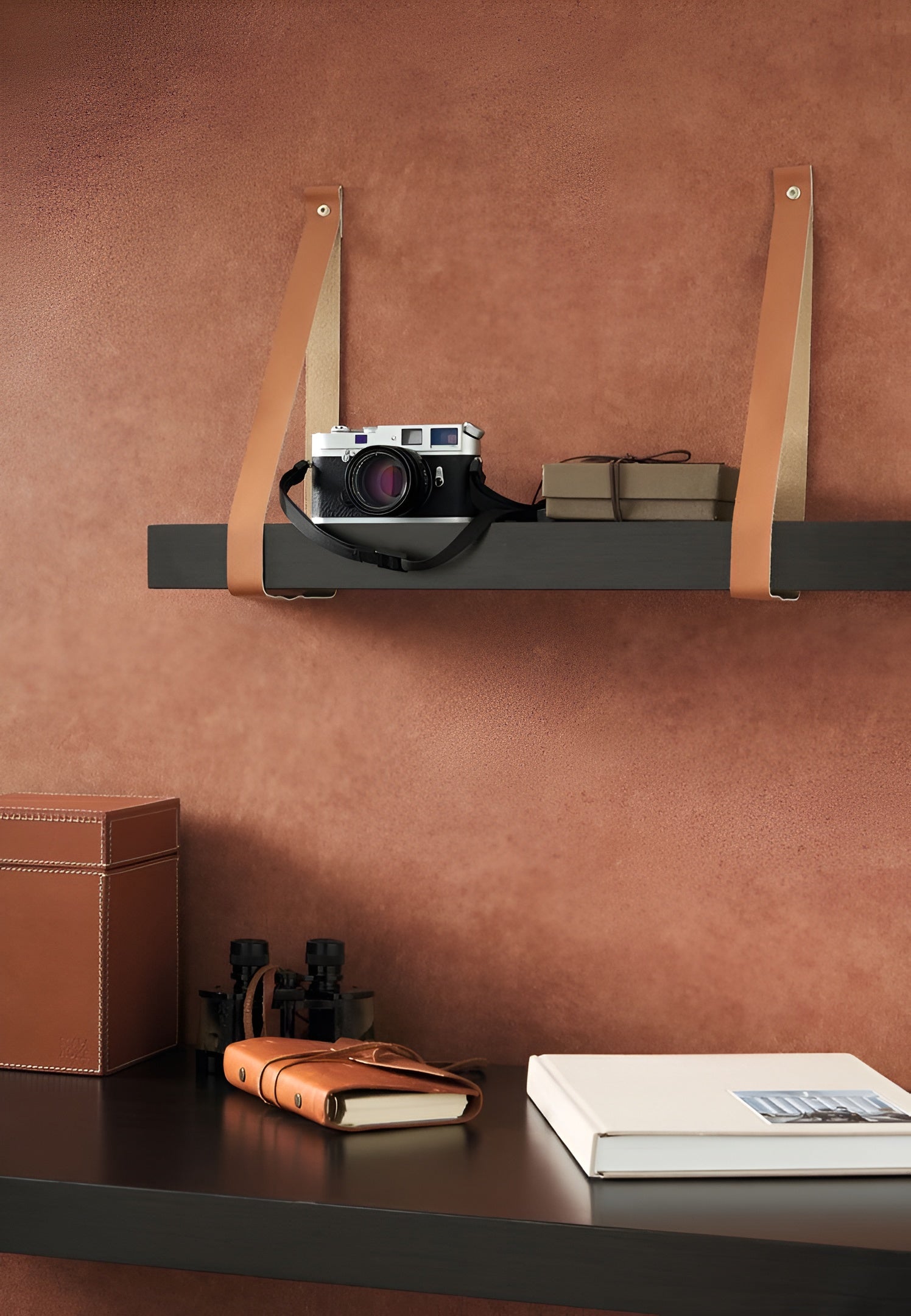 Vinylbehang dat leer imiteert CLUB cognackleurig