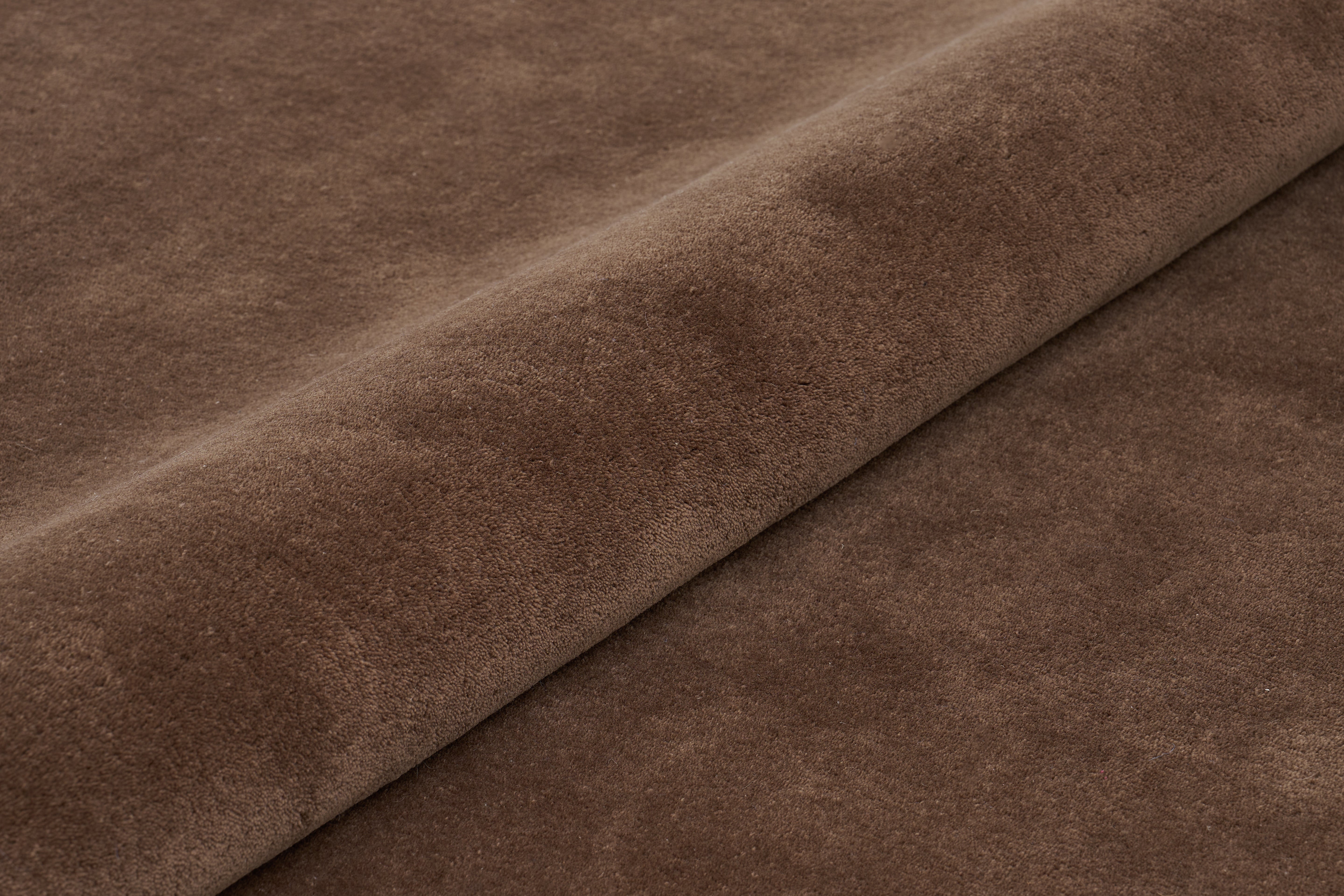 Vloerkleed LINEA bruin met zwarte lijnen