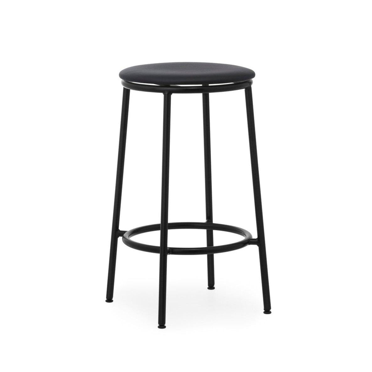 Schwarzer Lederstuhl schwarz mit schwarzer Basis