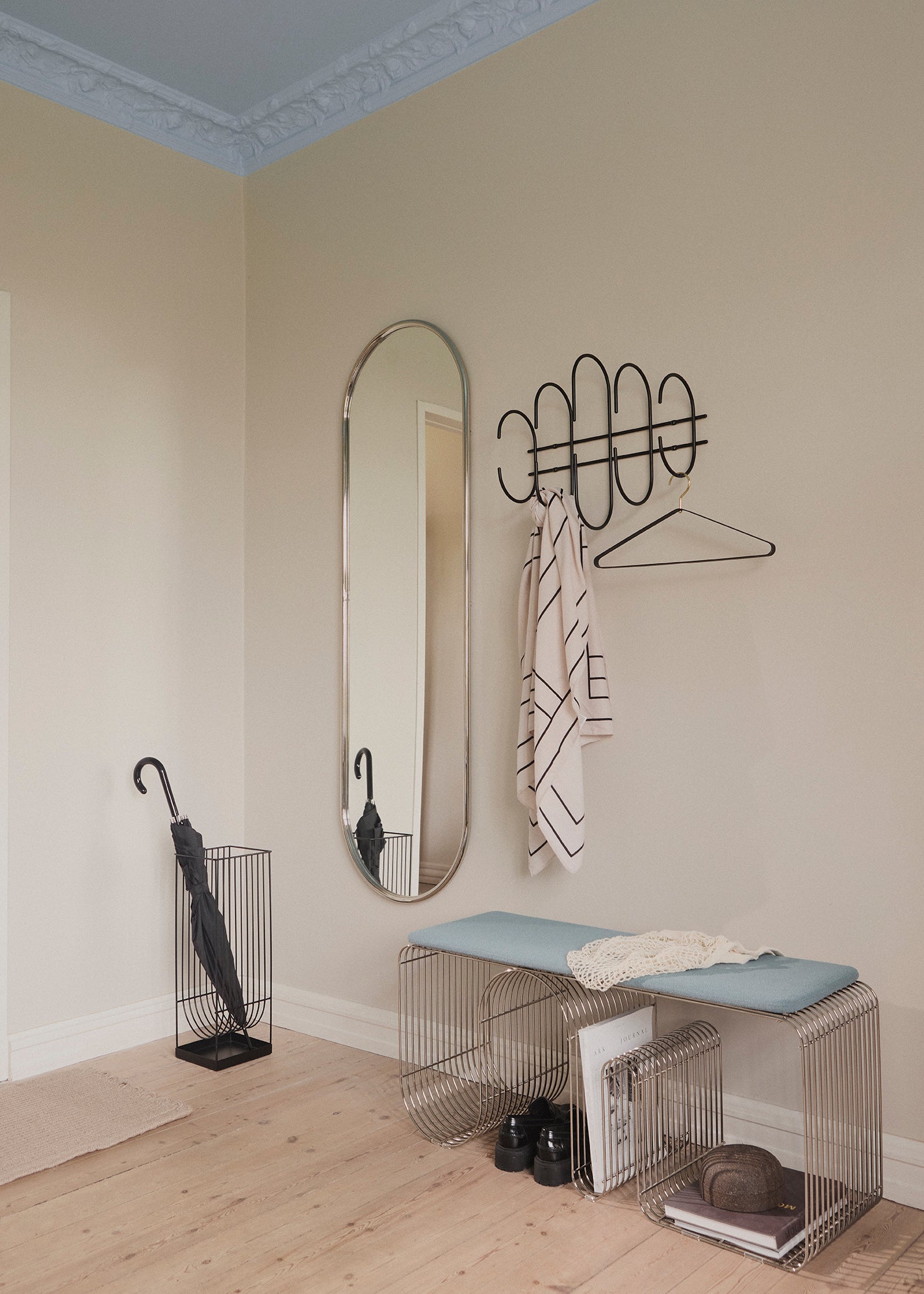 Zitkussen CURVA blauw bouclé