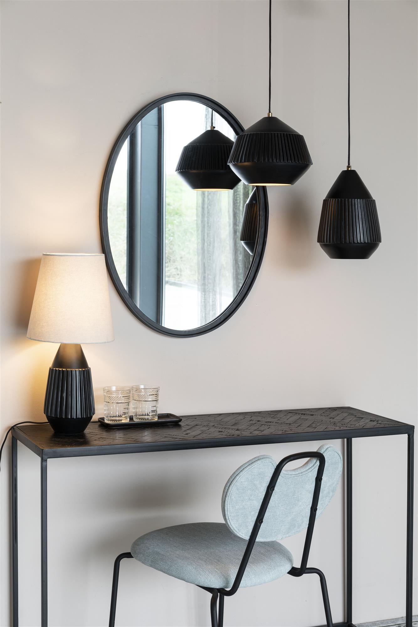 AYSA black table lamp