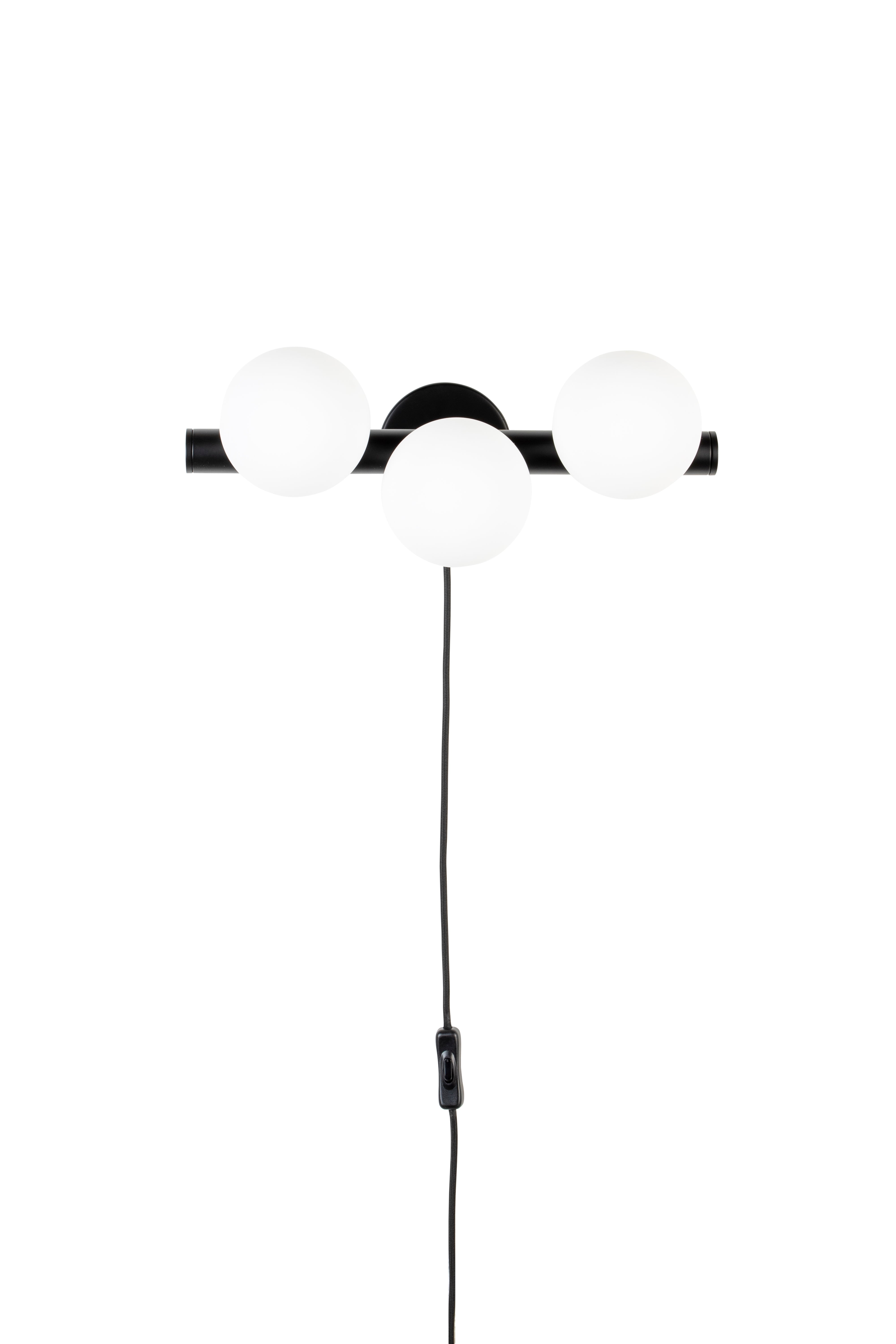 MONICA white wall lamp