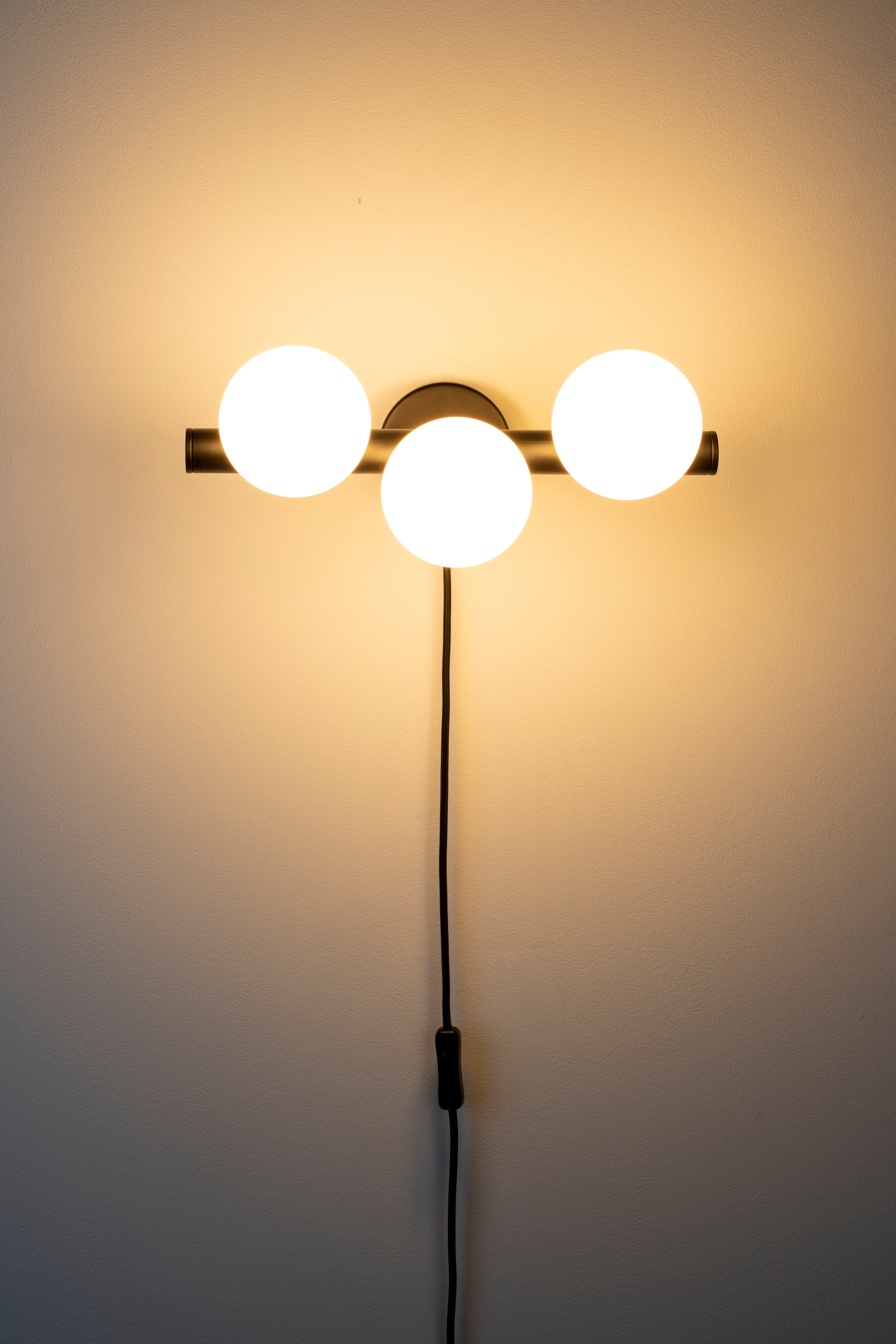 MONICA white wall lamp