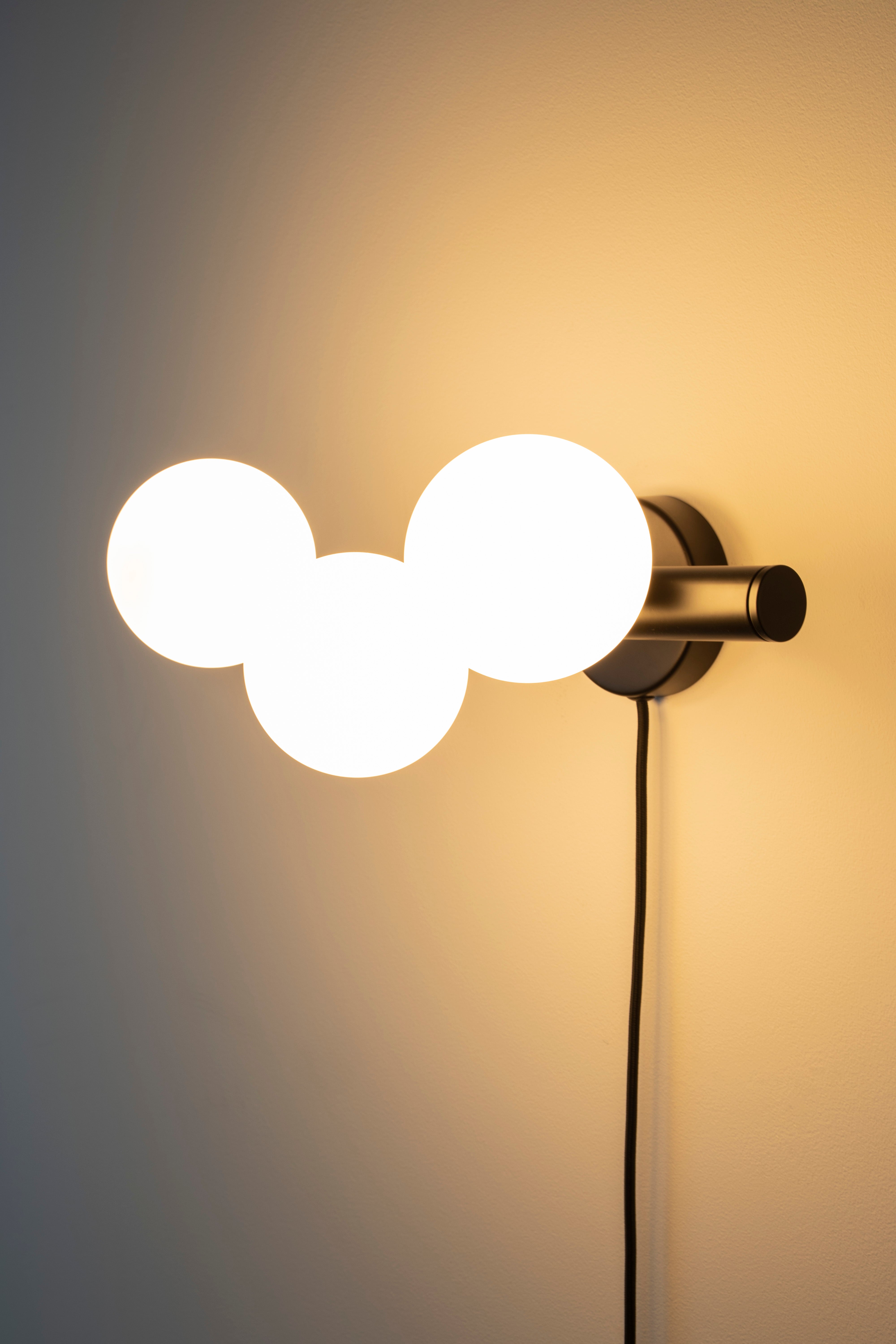 MONICA white wall lamp