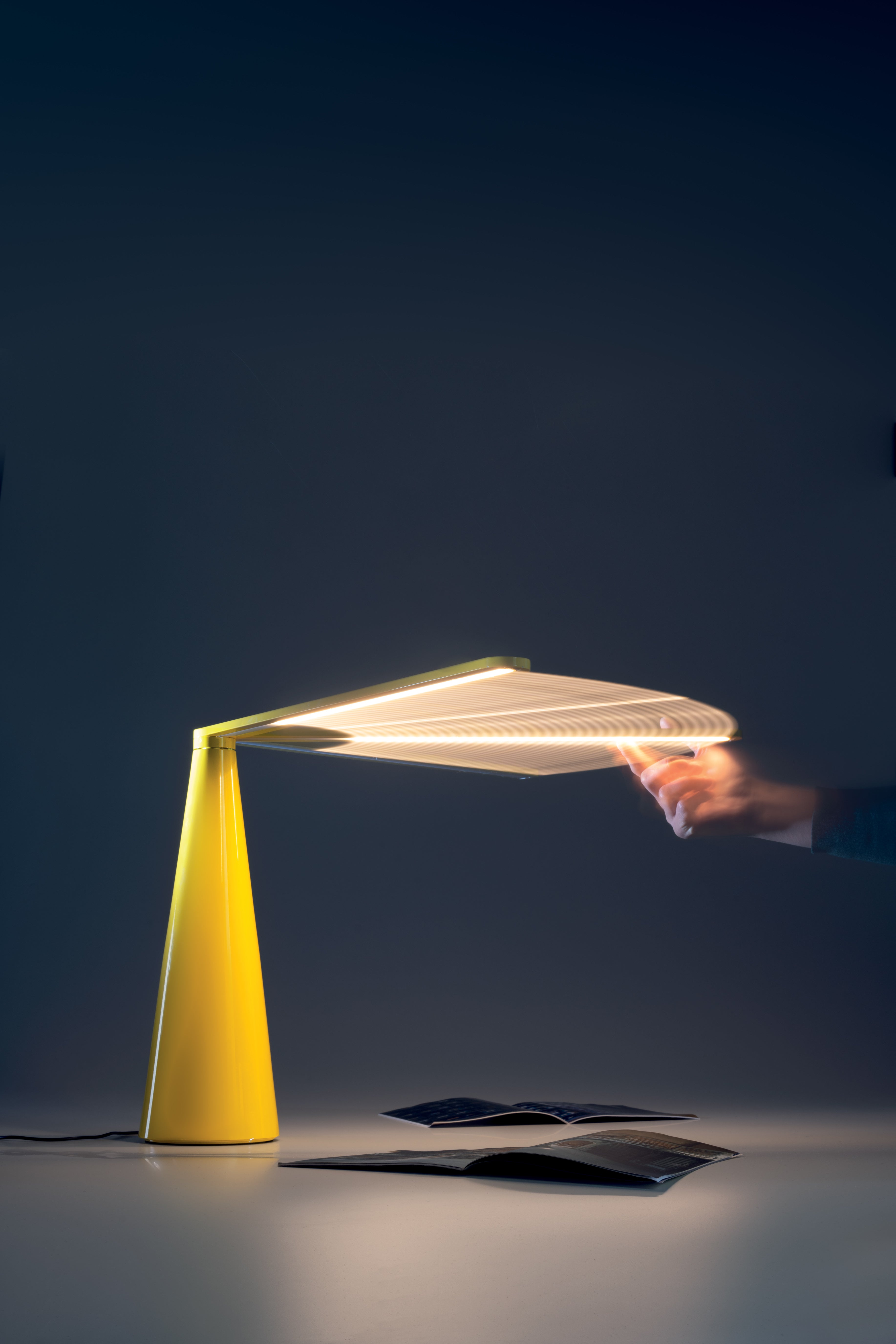 Tischlampe ELICA in glänzendem Schwarz