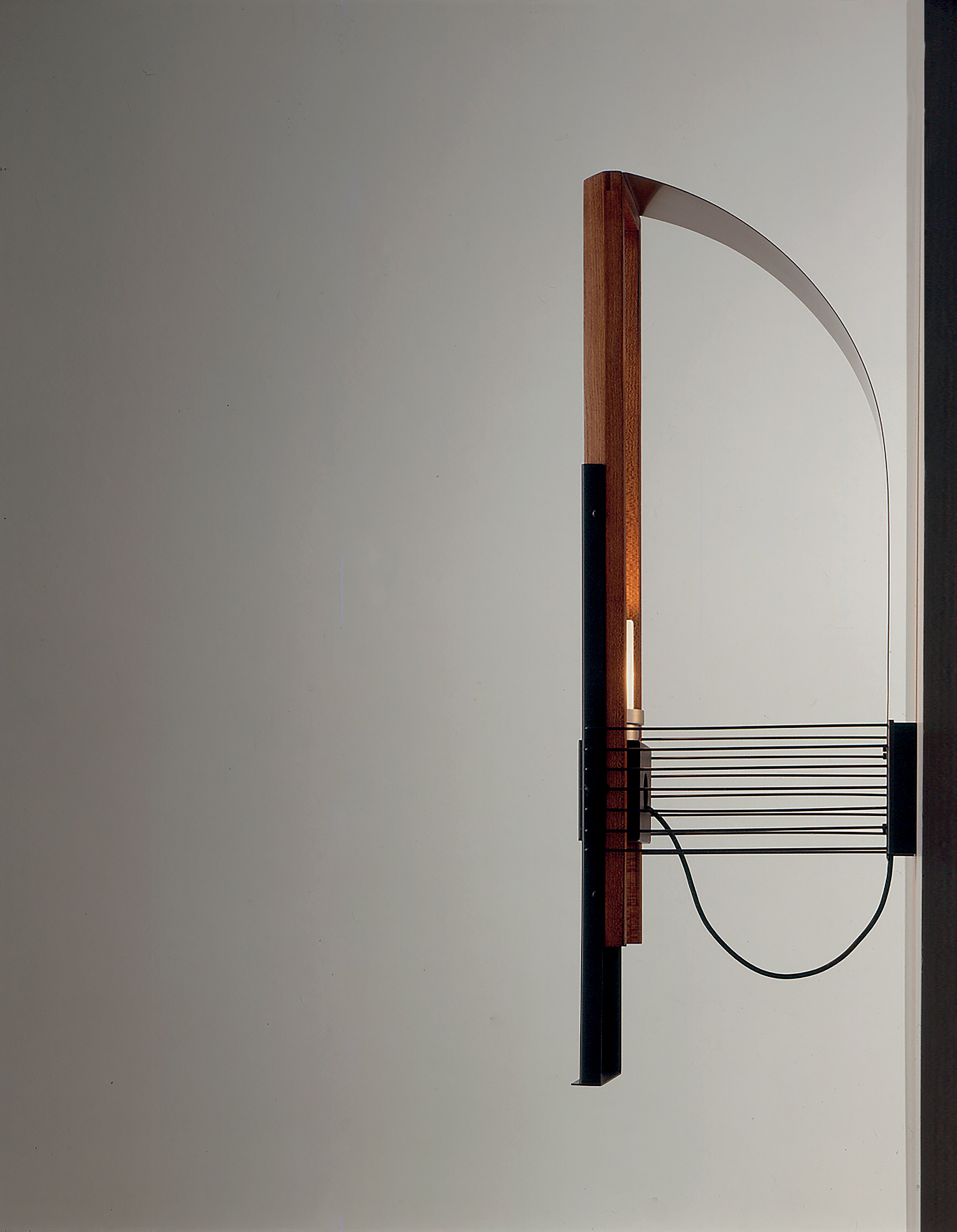 Wandlamp MARX van hout en aluminium