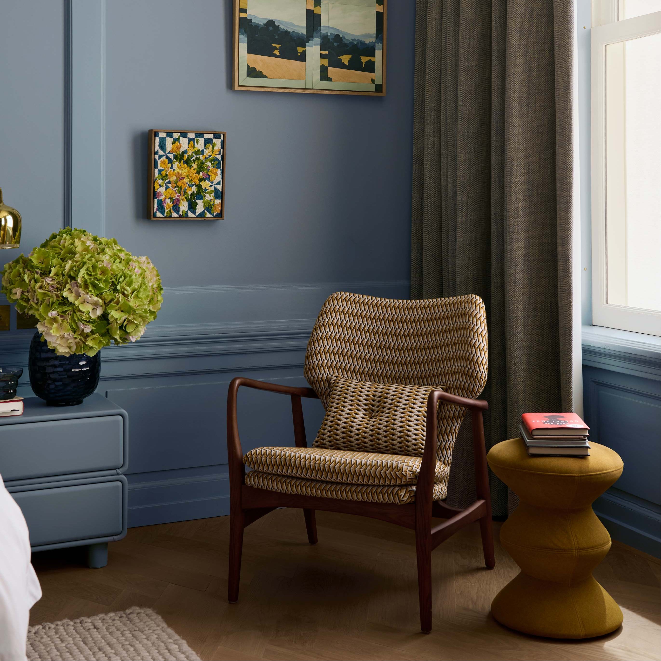 PEGGY Armchair in Orchid with Geometric Patterns and Wooden Base