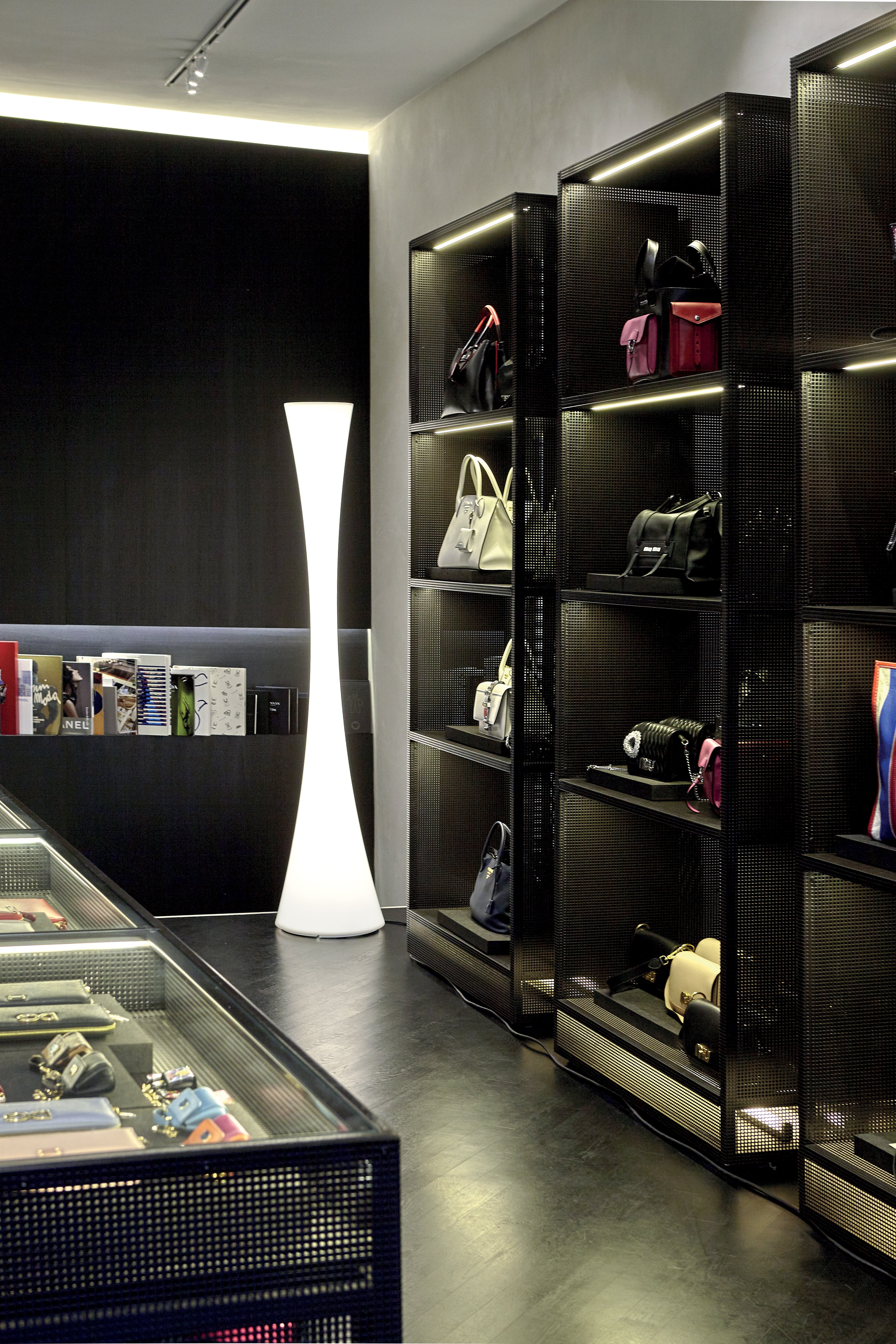 BICONICA Vloerlamp in glanzend wit