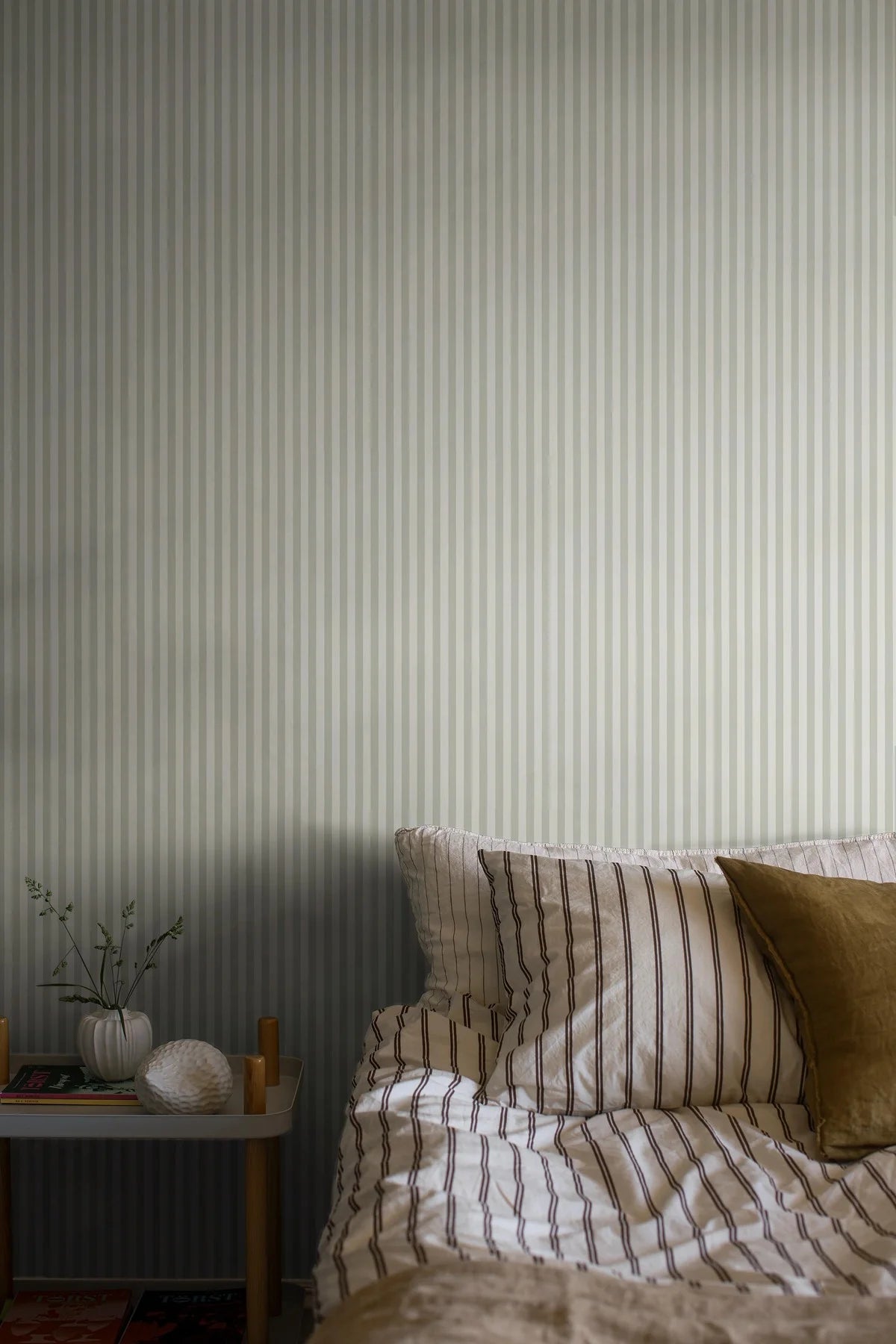 Behang met streepmotief MÖLLE STRIPE grijs met beige