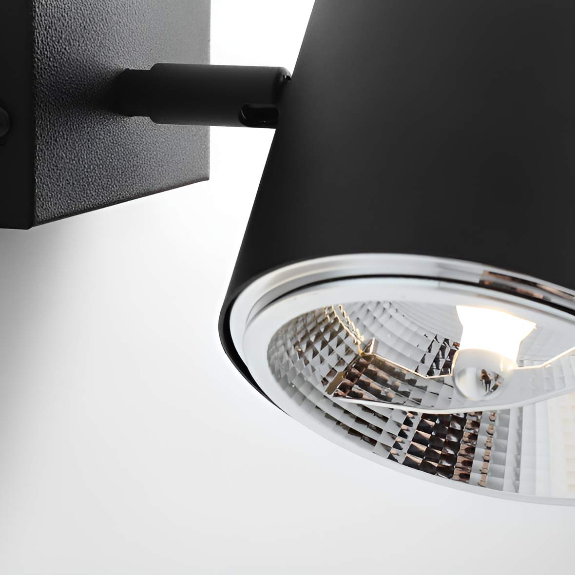 BOT schwarze Wandleuchte