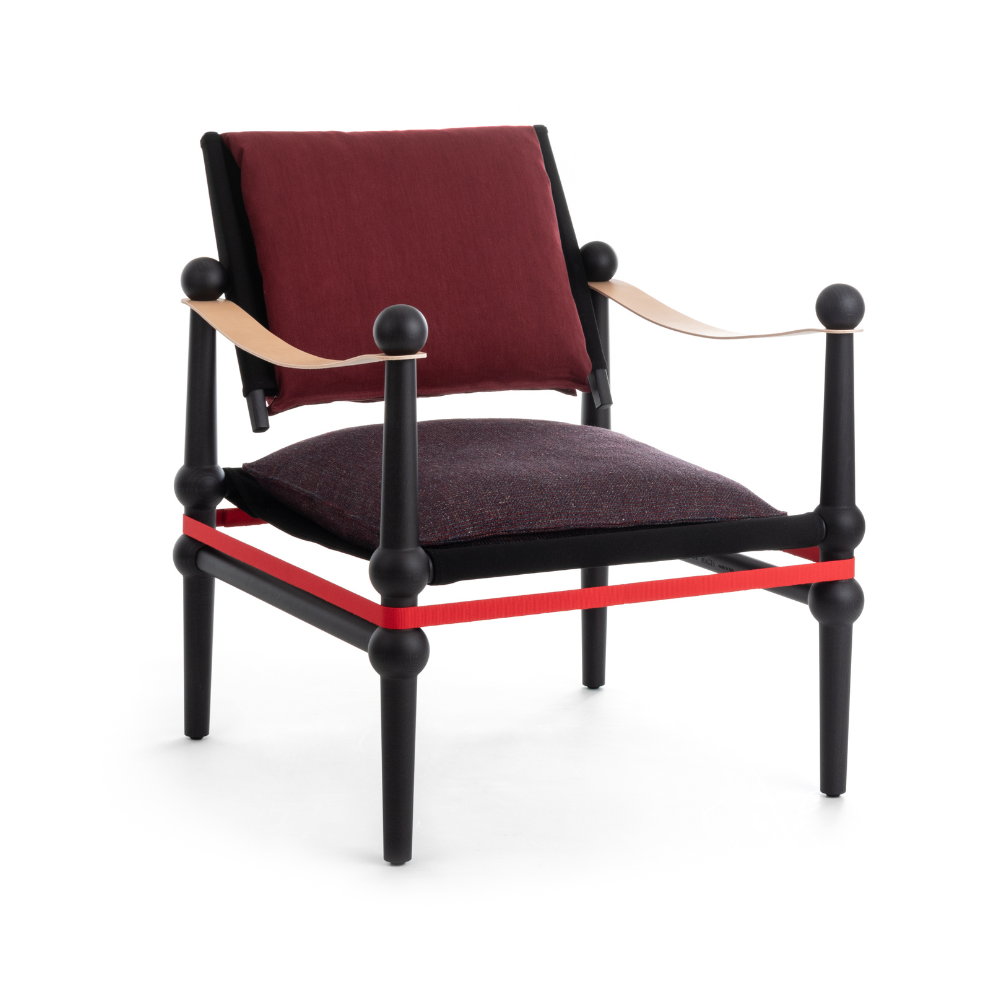 Fauteuil TWAIN bordeaux met zwarte beukenhouten basis