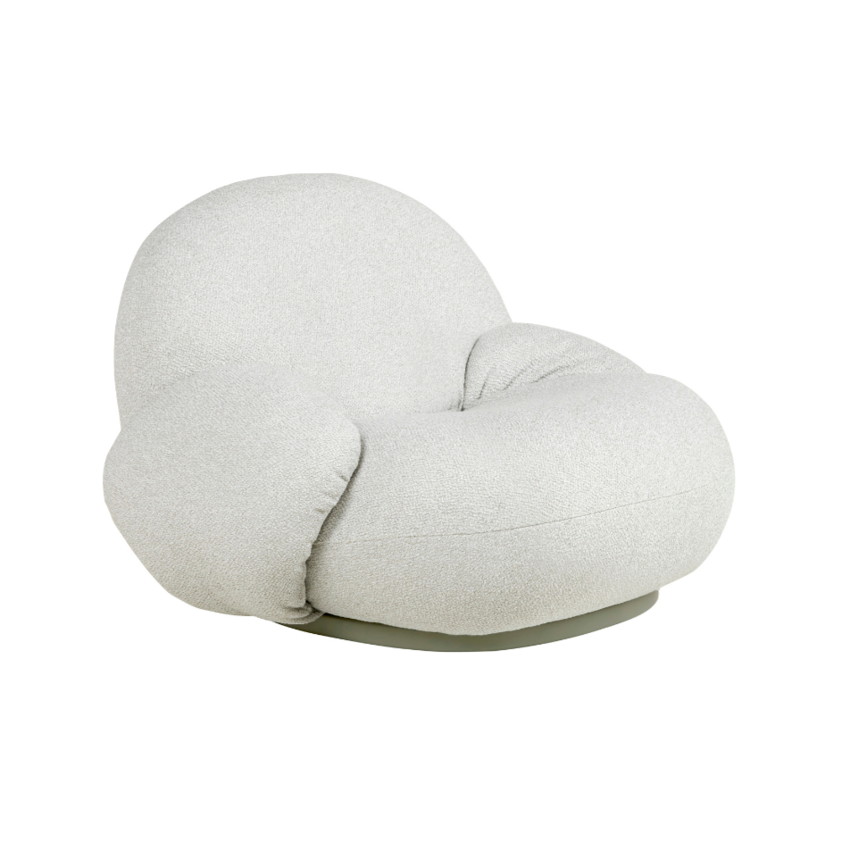 Fauteuil met armleuningen PACHA gestoffeerd met een gouden basis