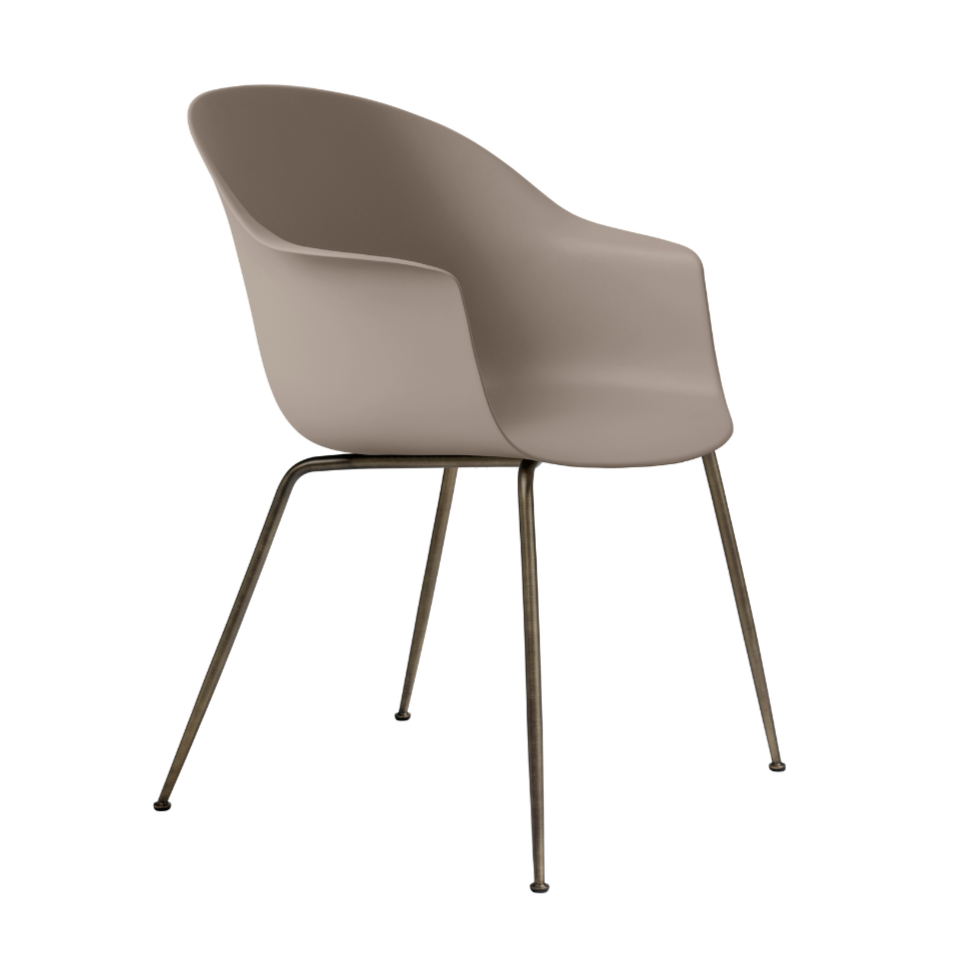 Stoel BAT beige met een messing basis