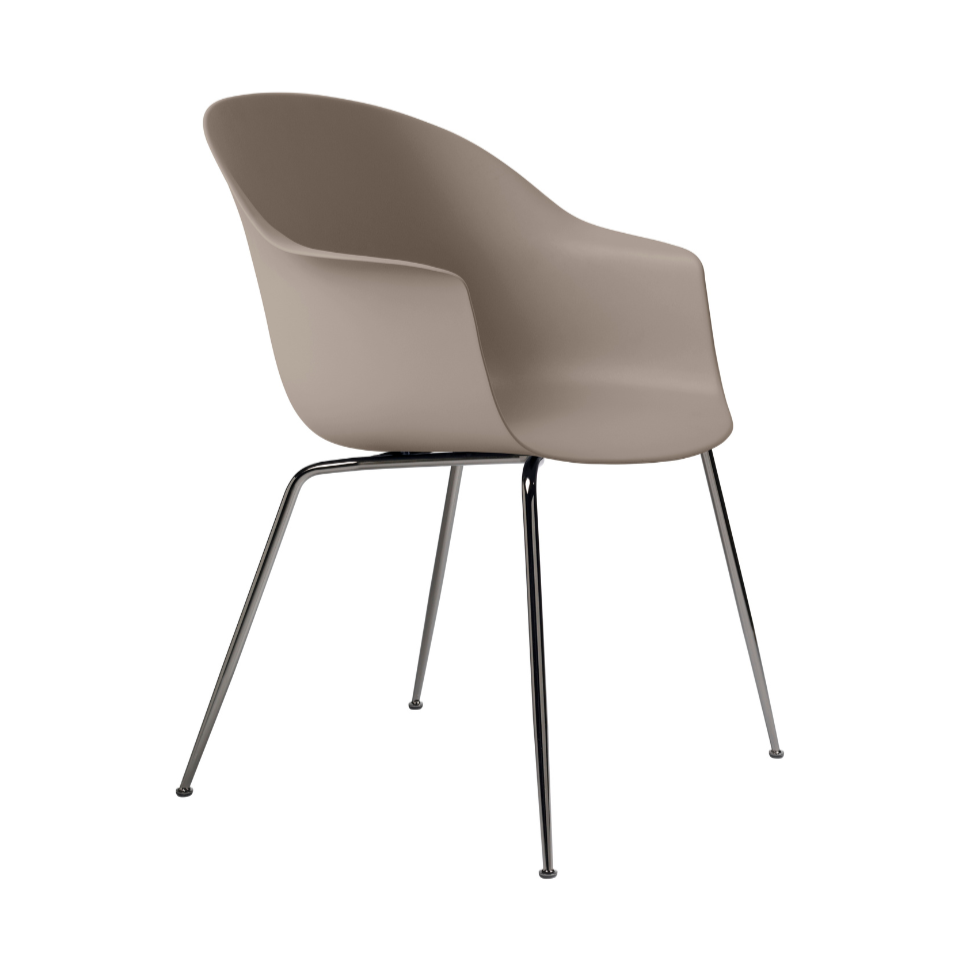 Stoel BAT beige met zwarte chroombasis