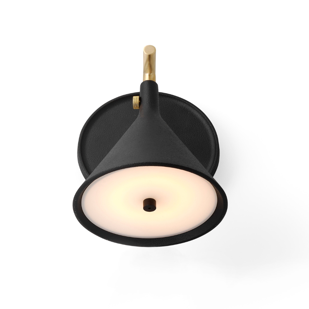 CAST SCOUNCE black wall lamp