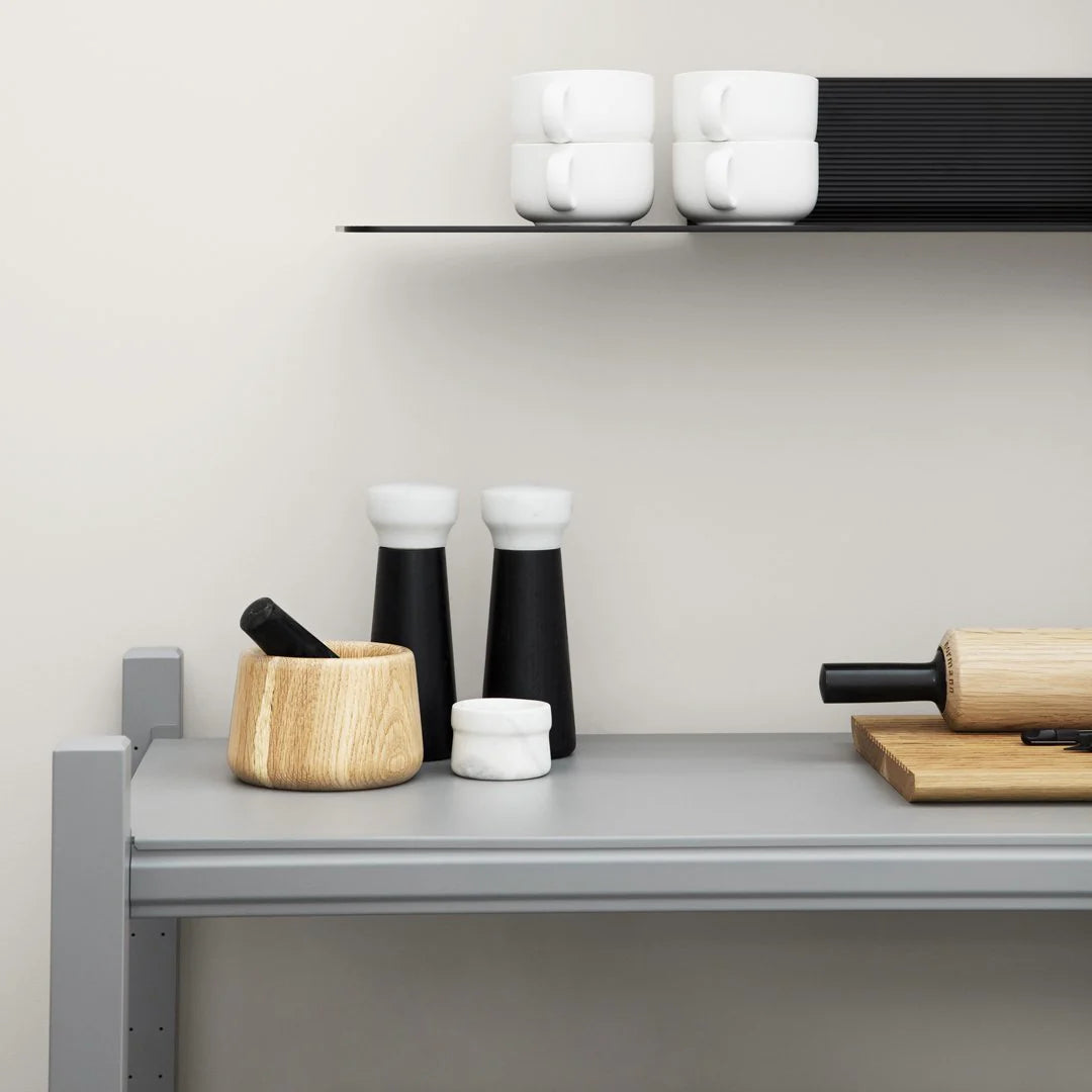 Mörser CRAFT aus Eichenholz mit schwarzem Marmor