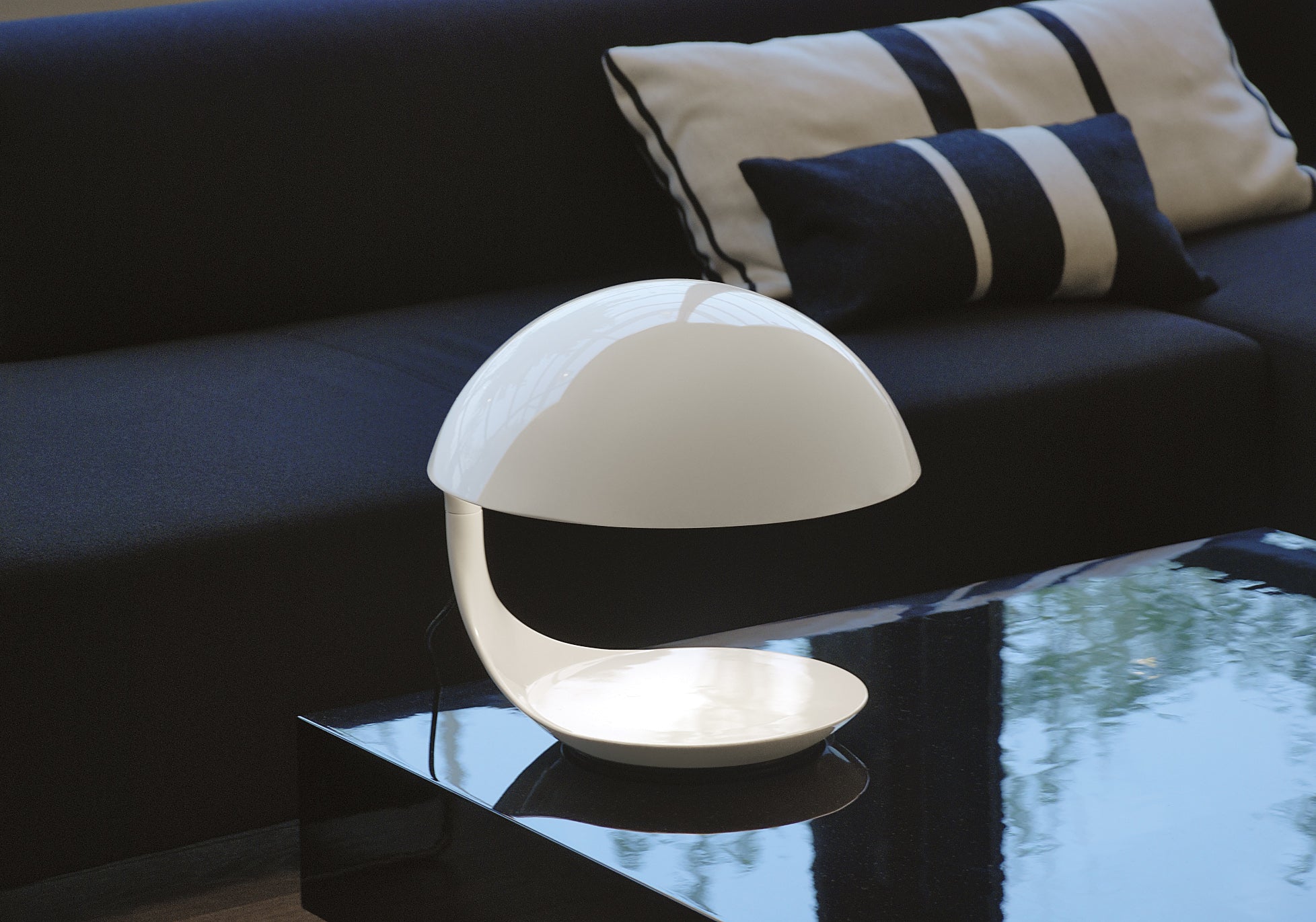 Tischlampe COBRA in glänzendem Weiß