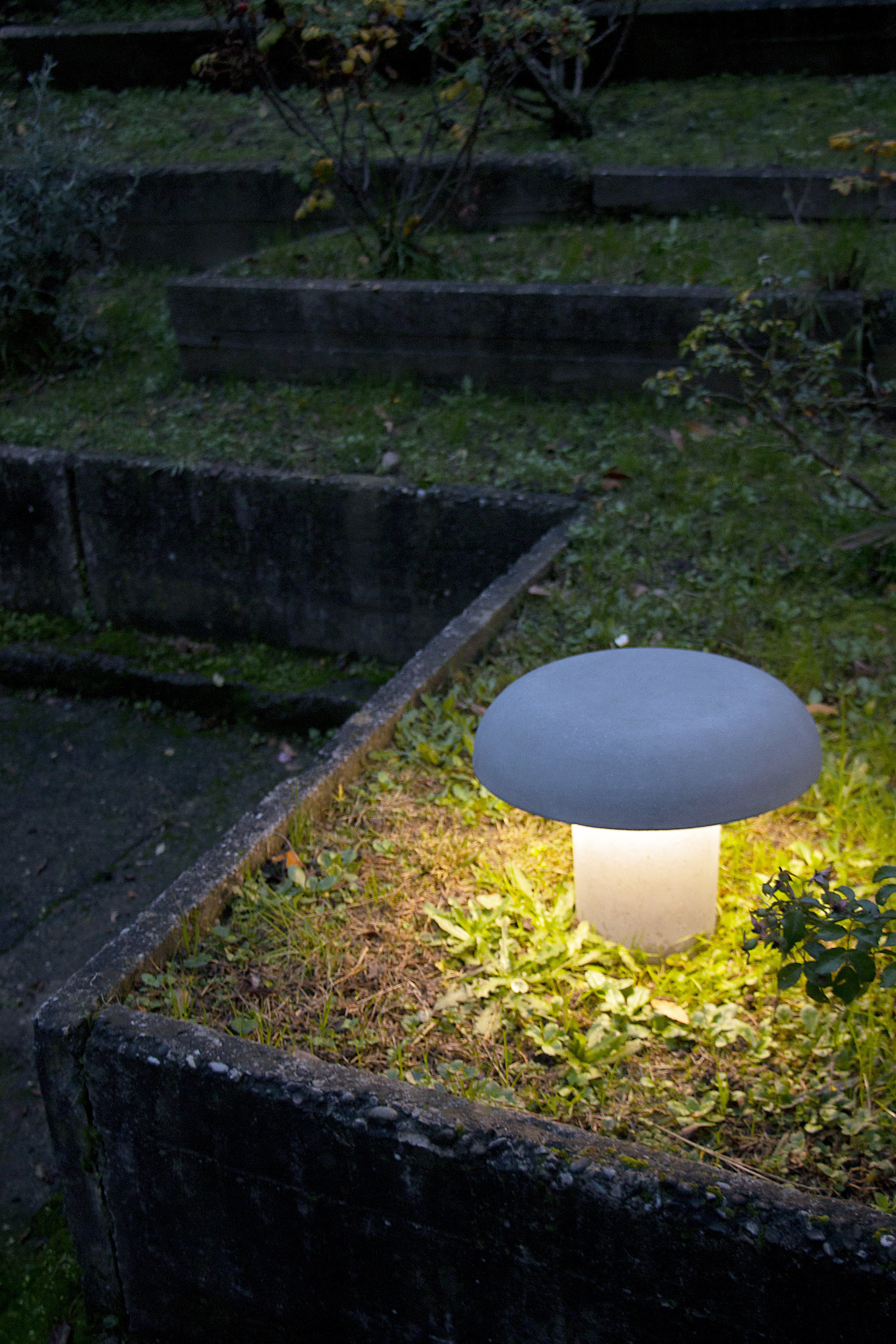 Buitenlamp AMANITA grijs beton