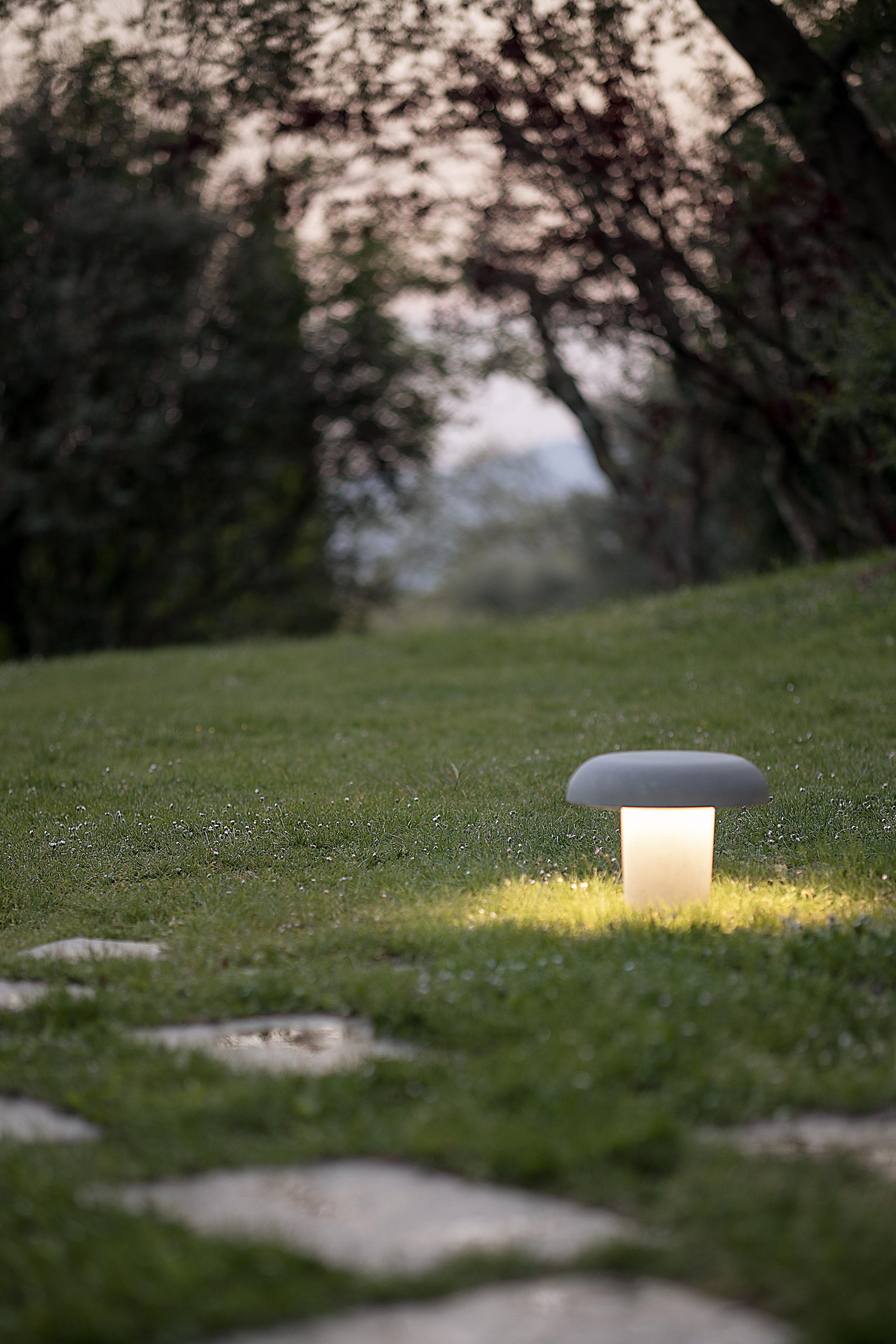 Buitenlamp AMANITA grijs beton
