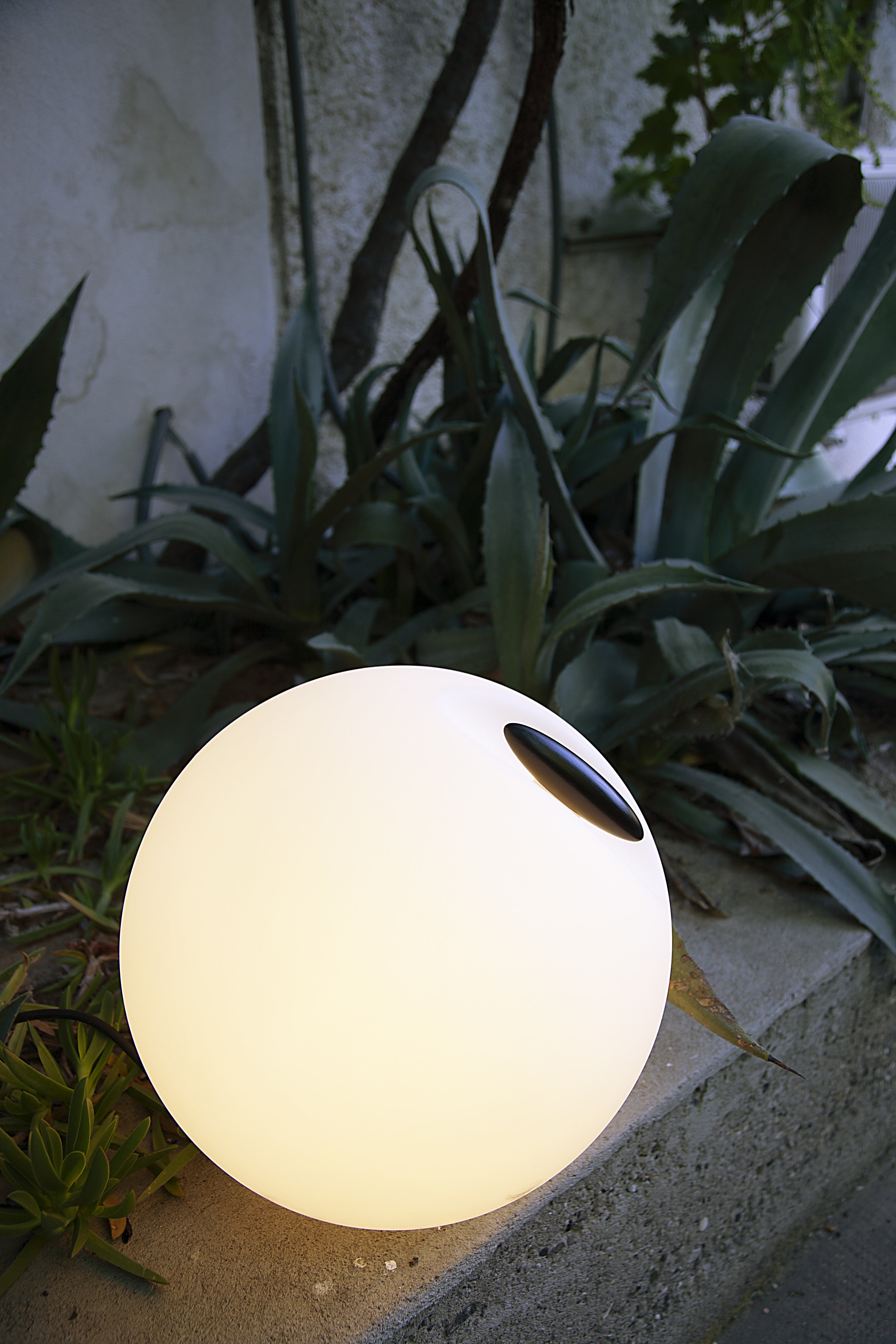Buiten vloerlamp BOWL wit