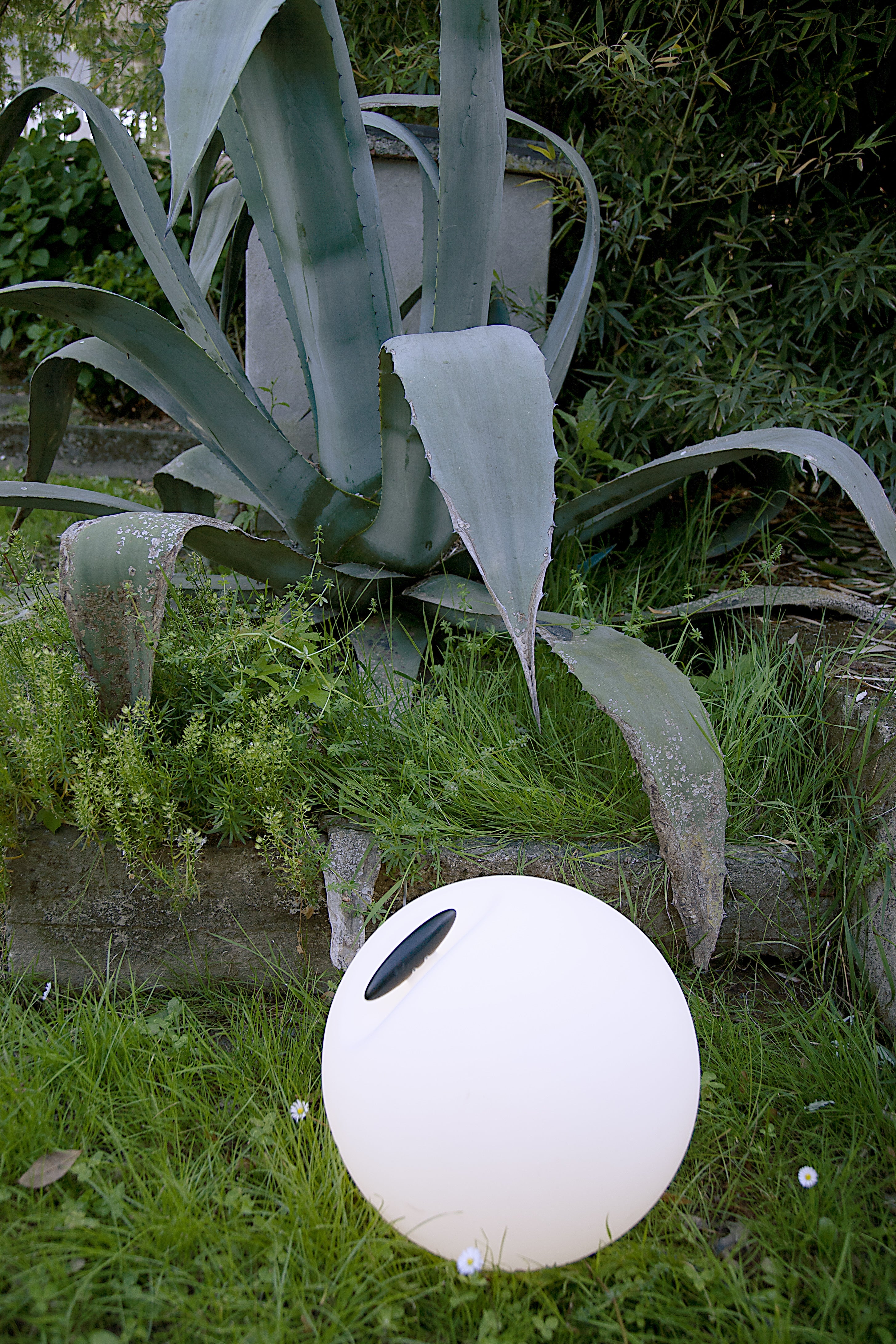 Buiten vloerlamp BOWL wit