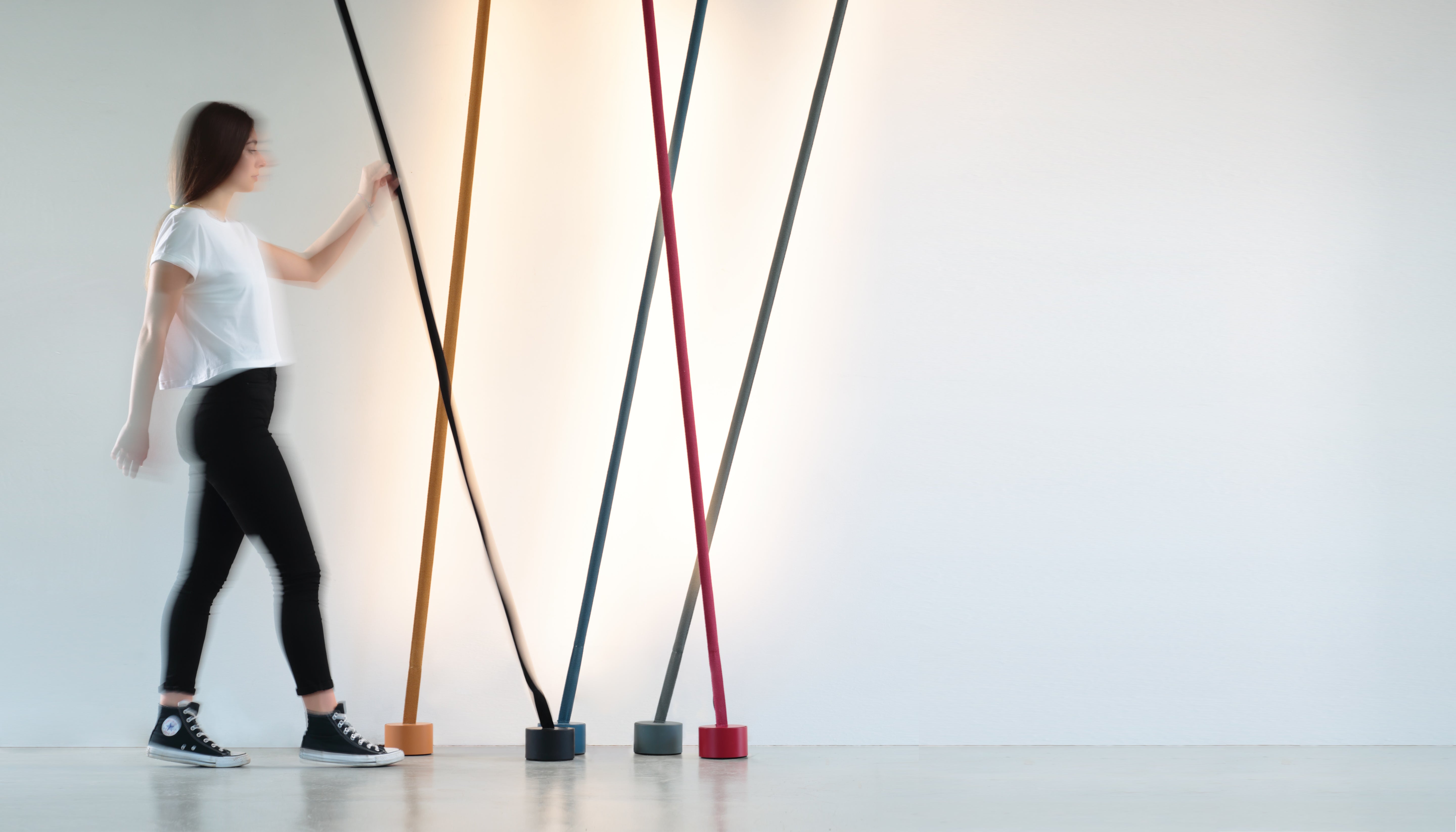 Vloerlamp ELASTICA zwart