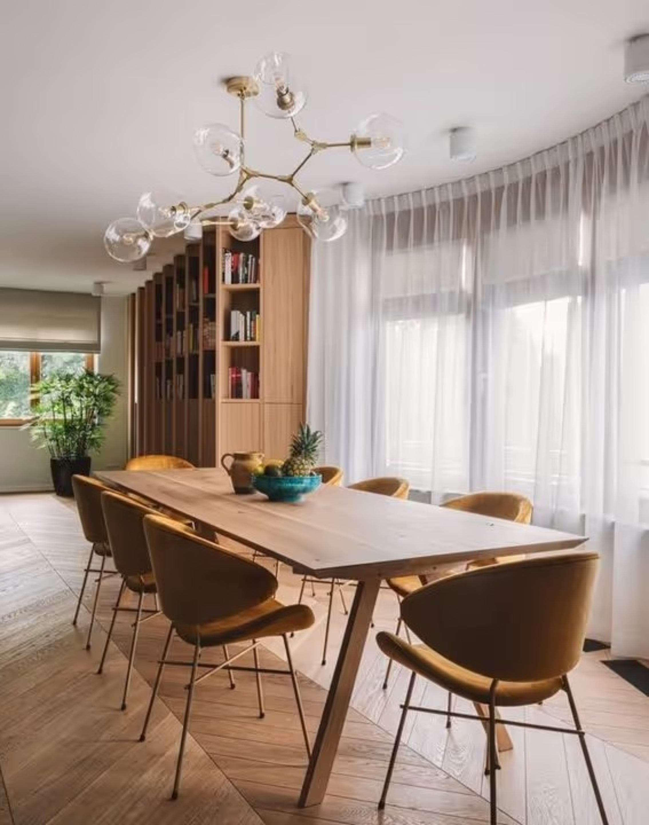 Tafel VICTORIA notenhout
