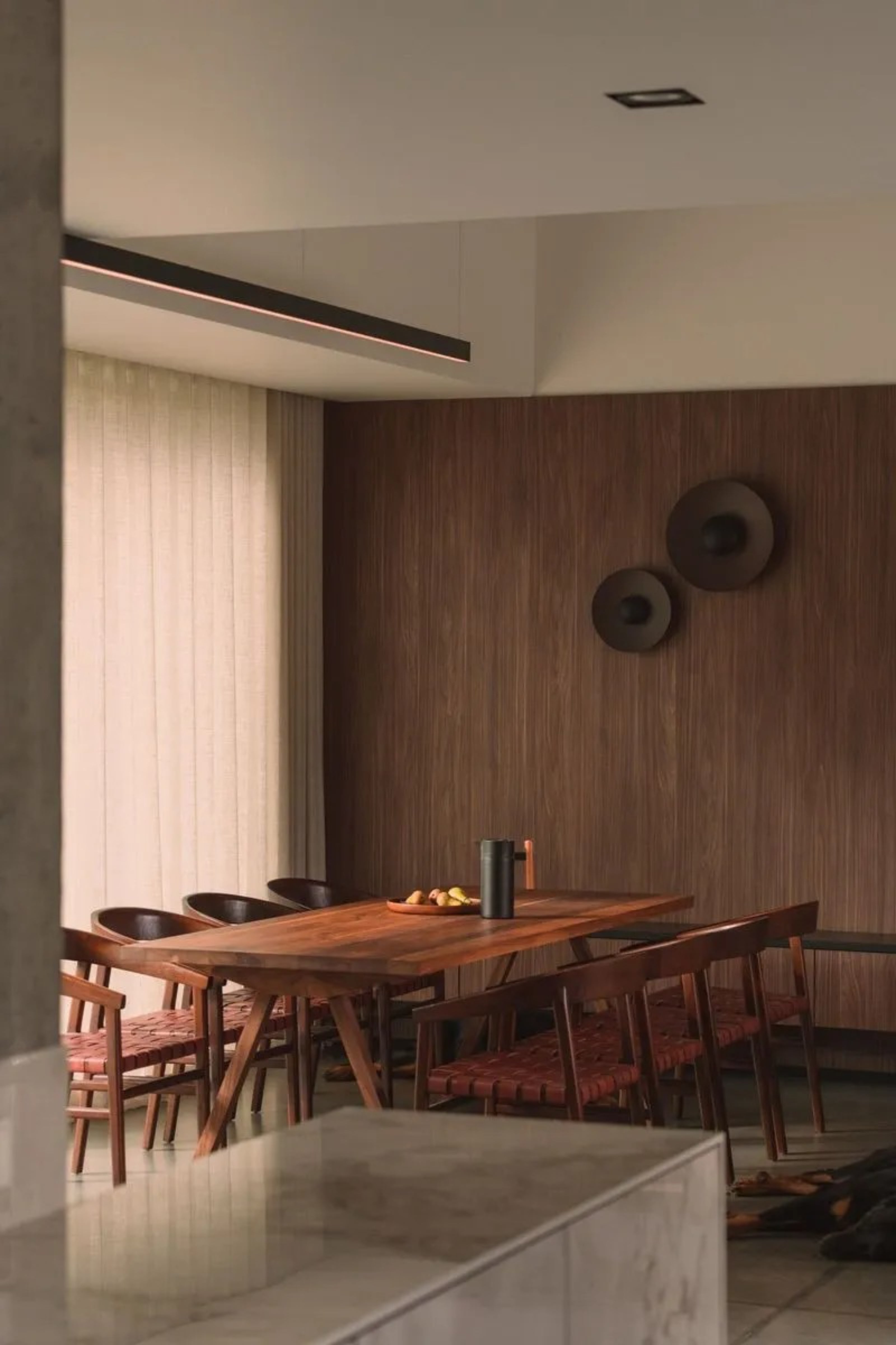 Tafel VICTORIA notenhout