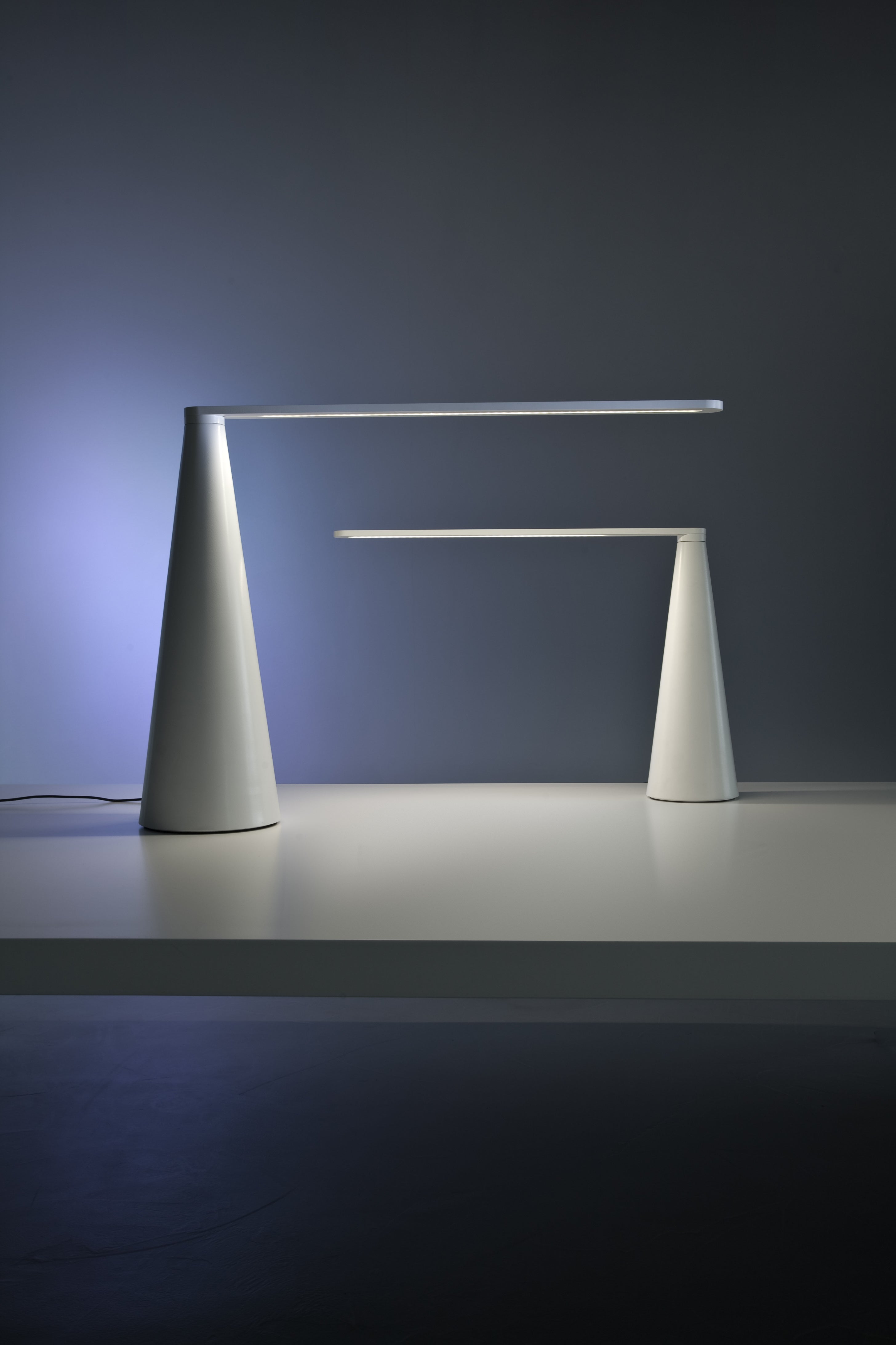 Tischlampe ELICA in glänzendem Schwarz