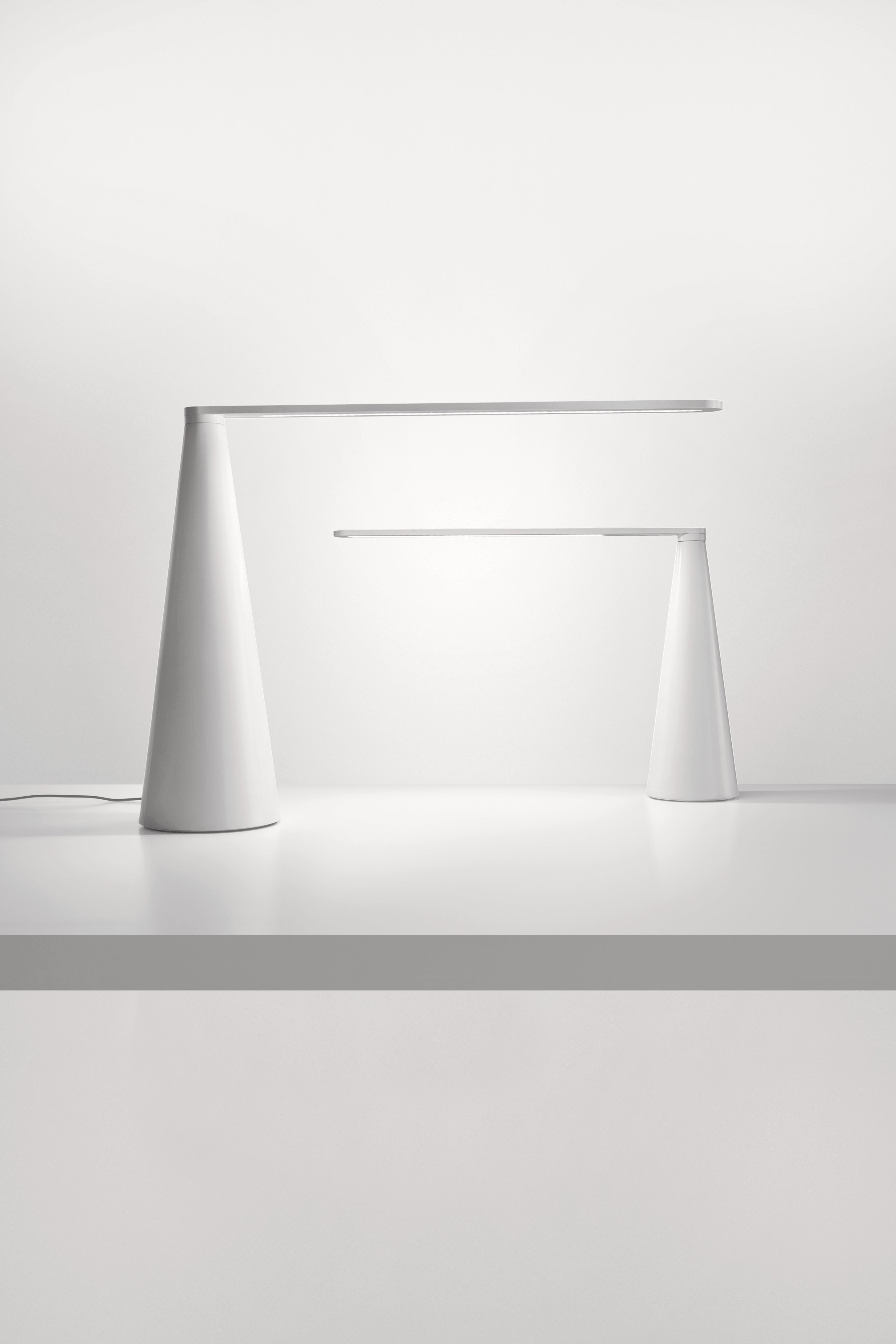 Tischlampe ELICA in glänzendem Schwarz