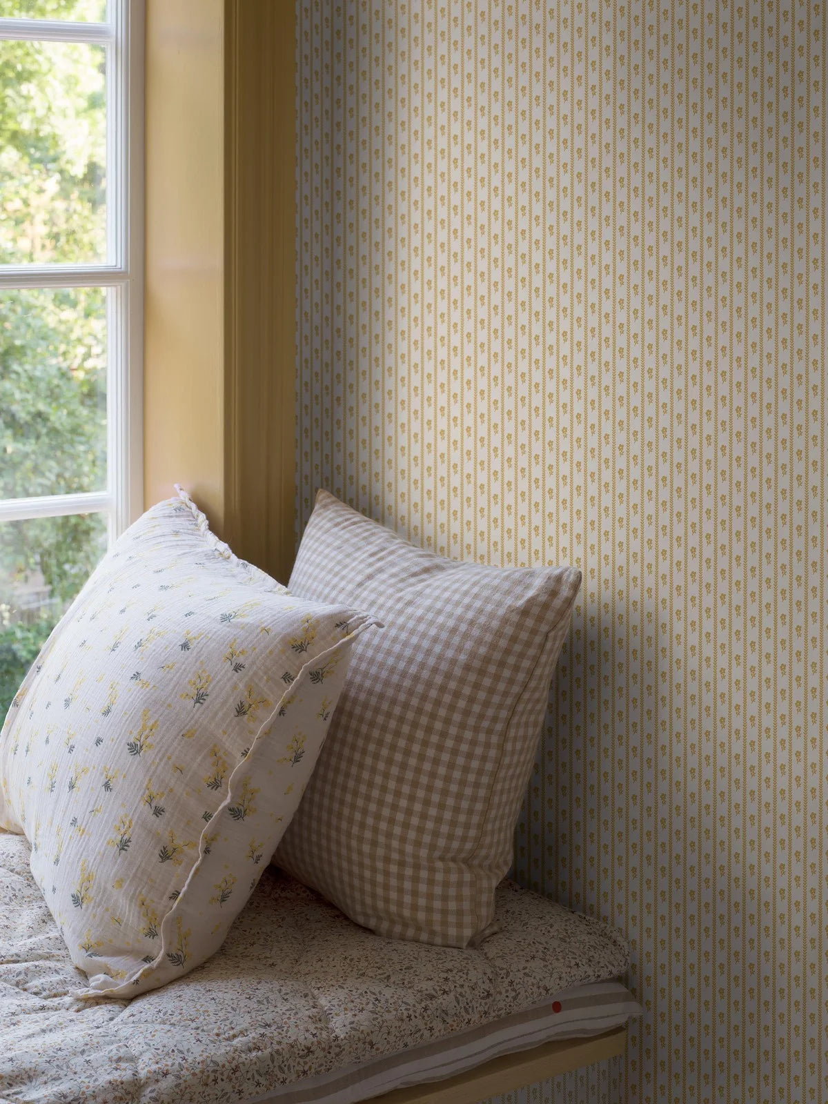 LILLA LYCKAN White and Yellow Striped Wallpaper with Floral Motif