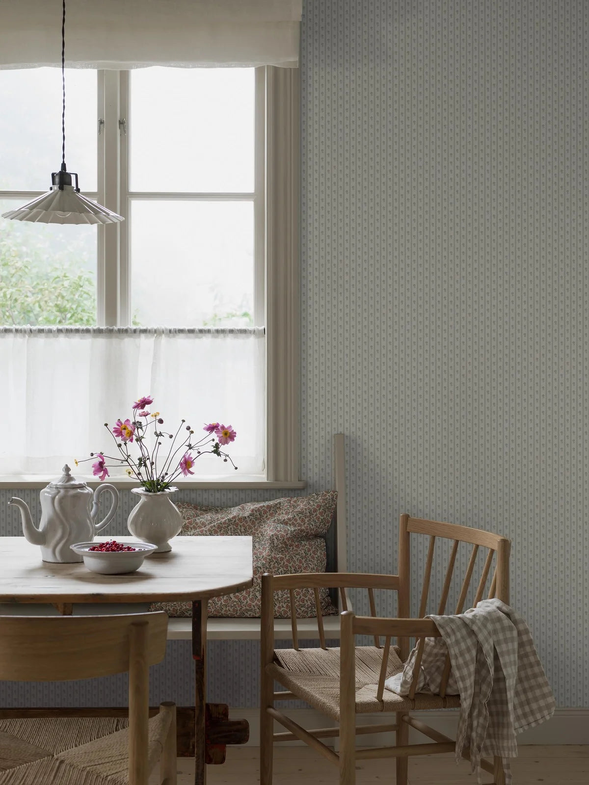 Tapete mit Pflanzenmotiv LILLA LYCKAN beige mit grün