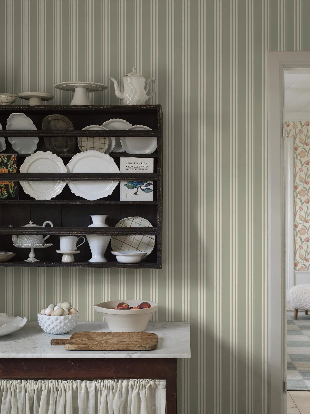 GUNNEBO Green and White Striped Wallpaper