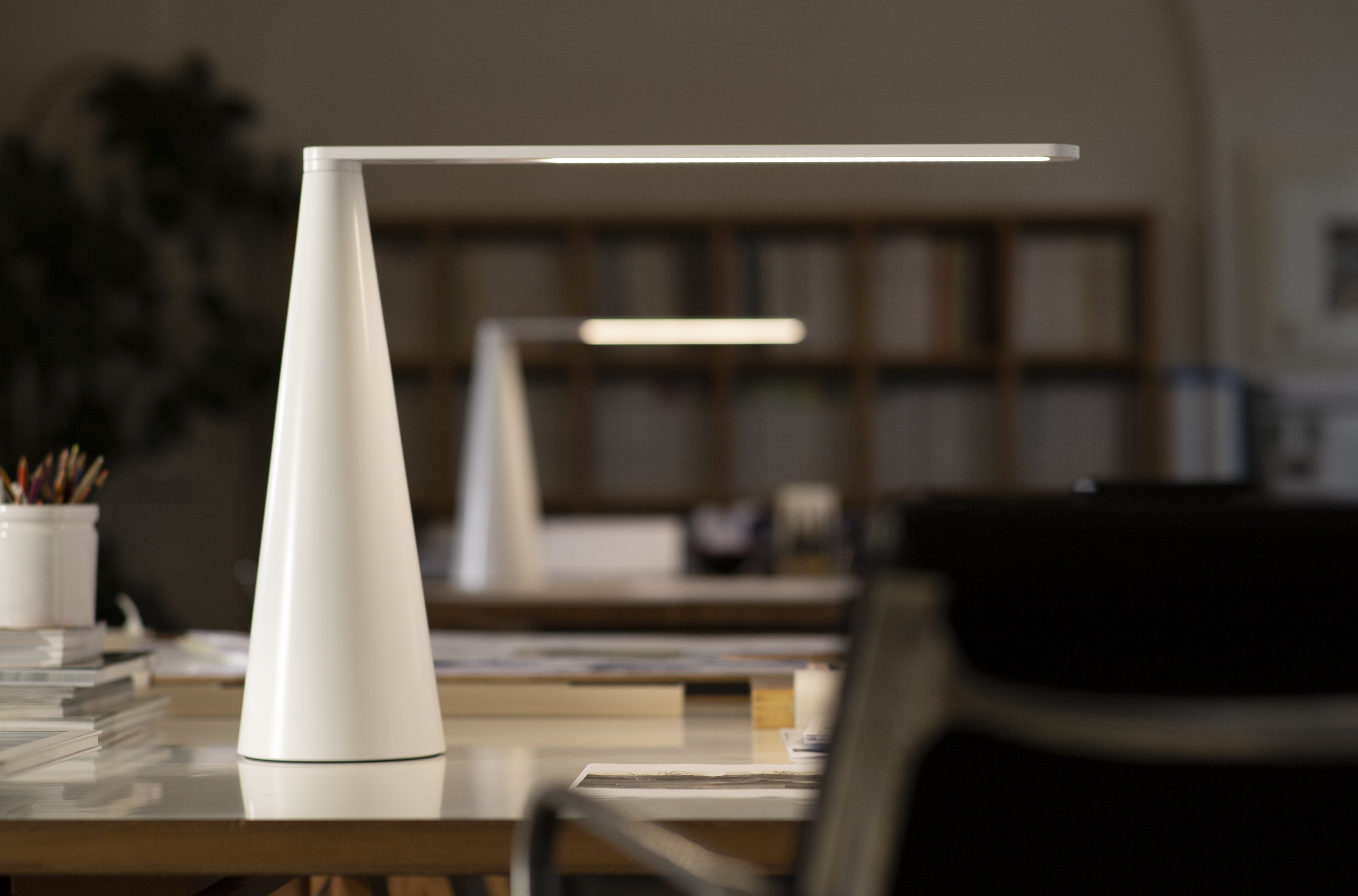 Tischlampe ELICA in glänzendem Schwarz