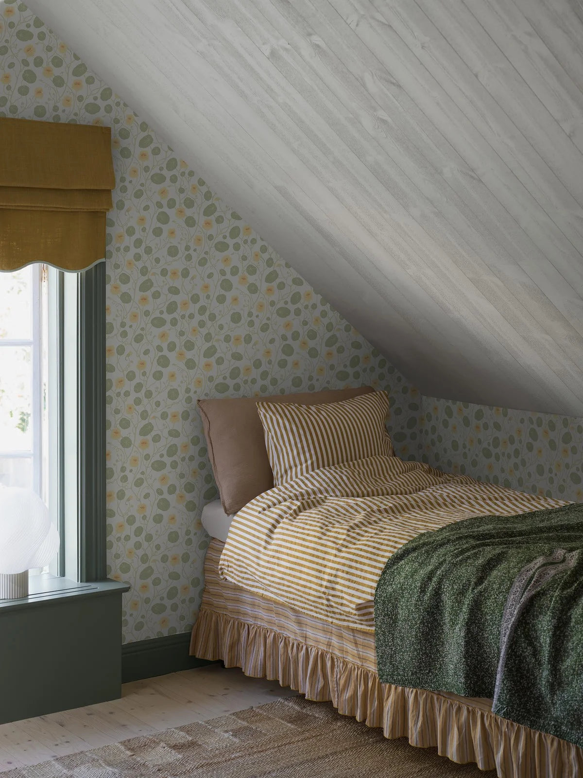 Wanddecoratie met plantmotief in bloemen KRASSE wit met groen en geel