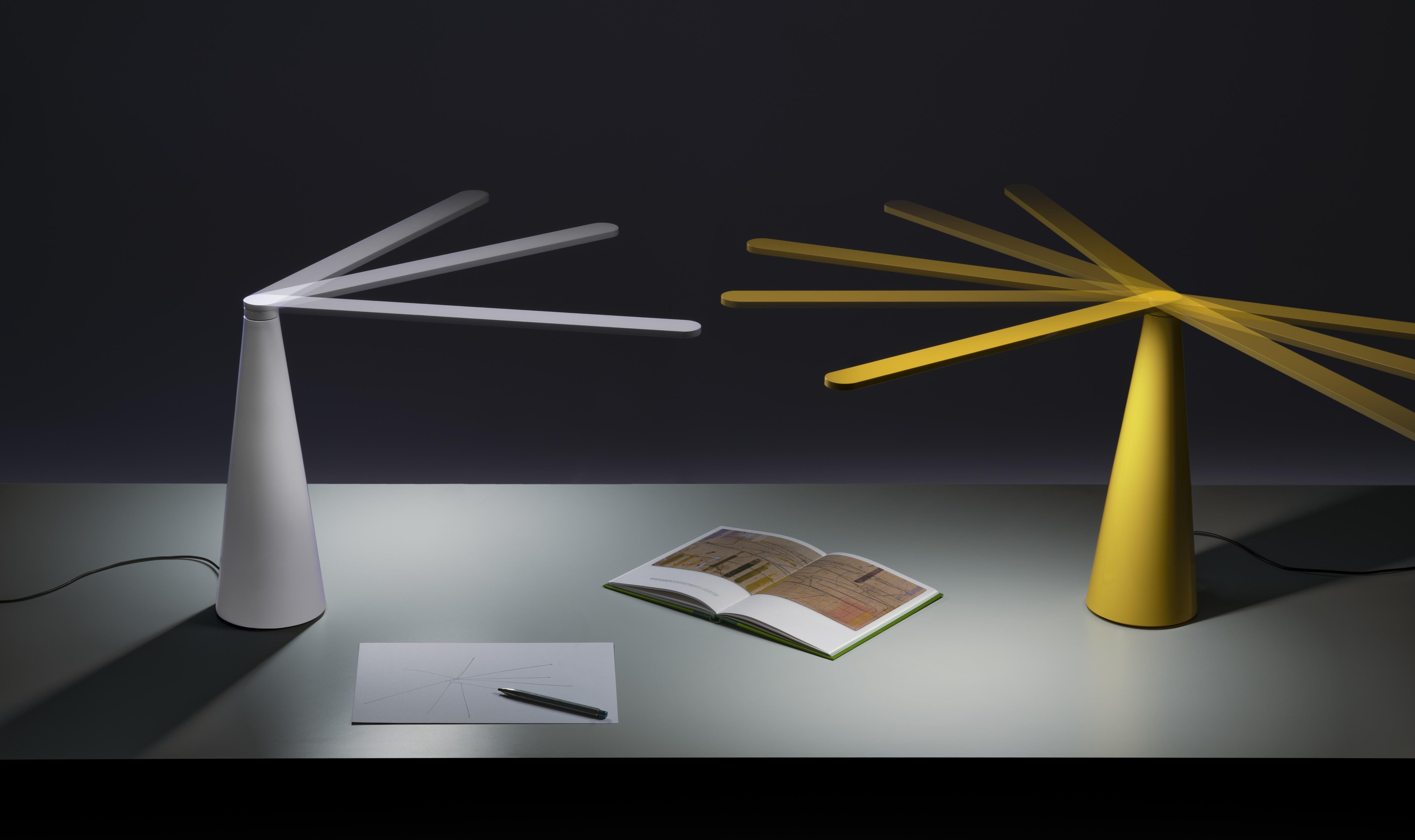 Tischlampe ELICA in glänzendem Schwarz