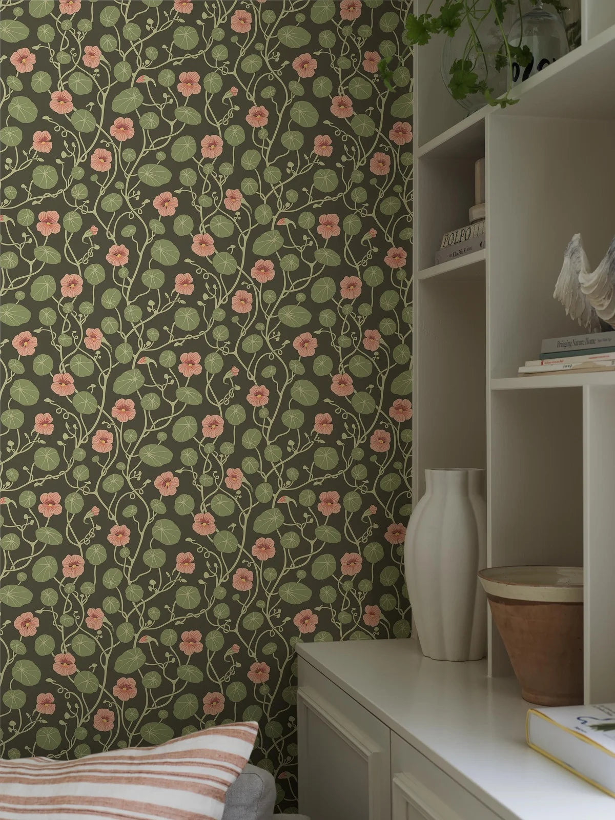 Tapete mit Pflanzenmotiv in Blumen KRASSE dunkelbraun mit grün