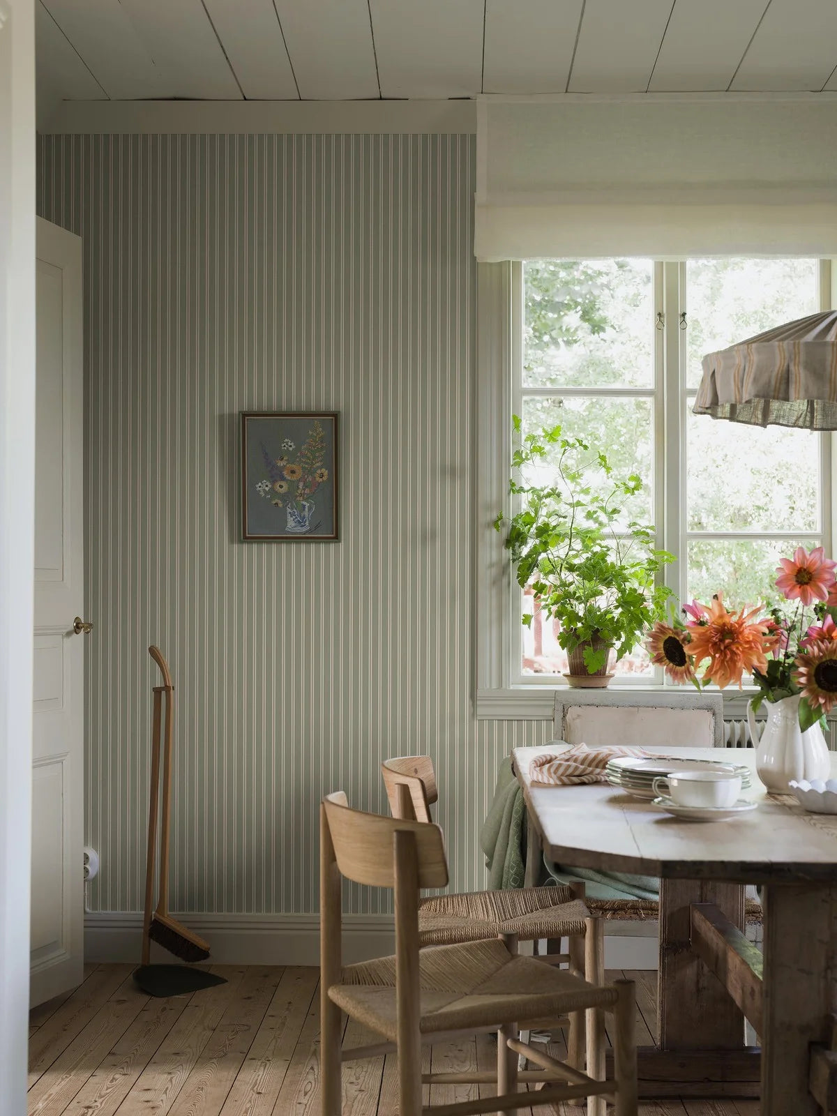 Gestreepte behang PÄRLRAND groen met wit