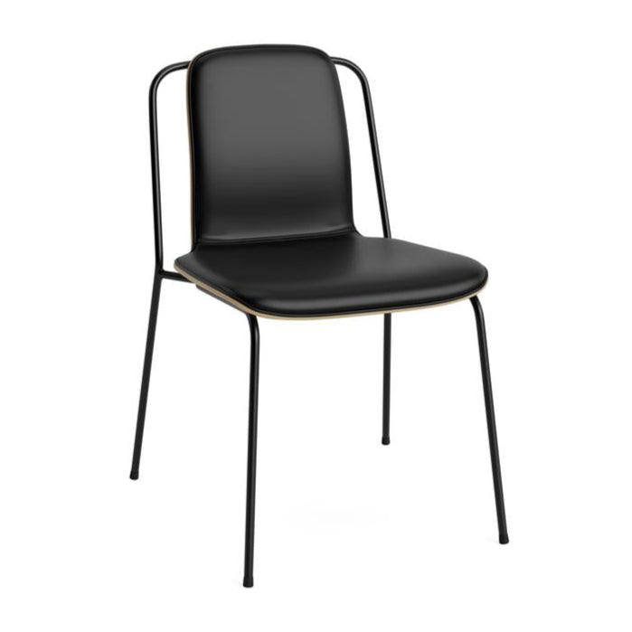 Vorderstuhlstuhl mit Eichenfurnier und einer schwarzen Basis