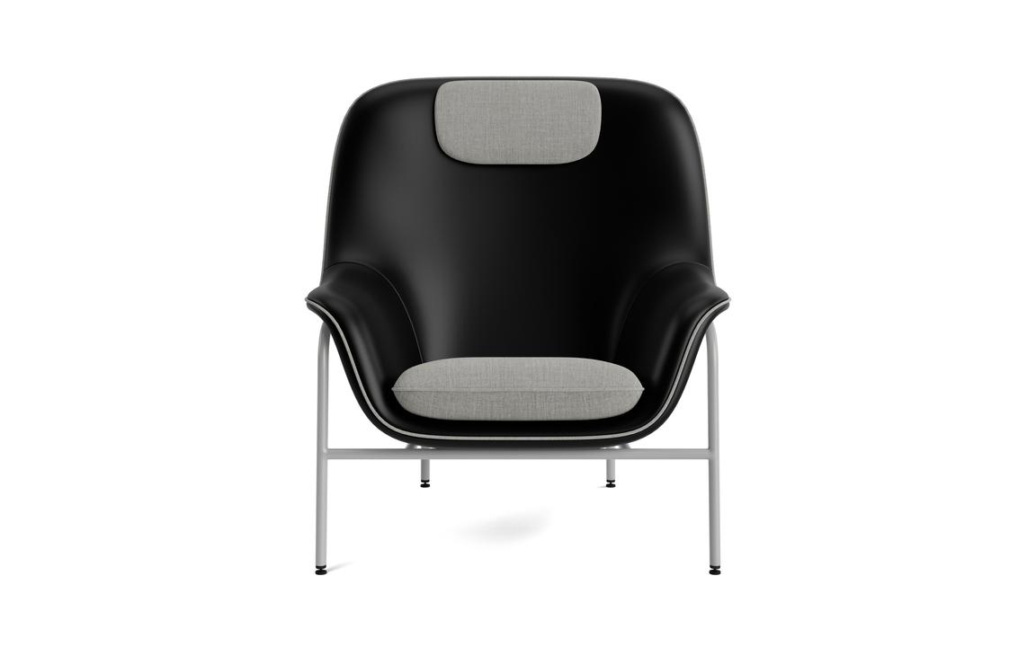 Drape High W. Kopfstütze Drape -Sessel mit einer grauen Metallbasis