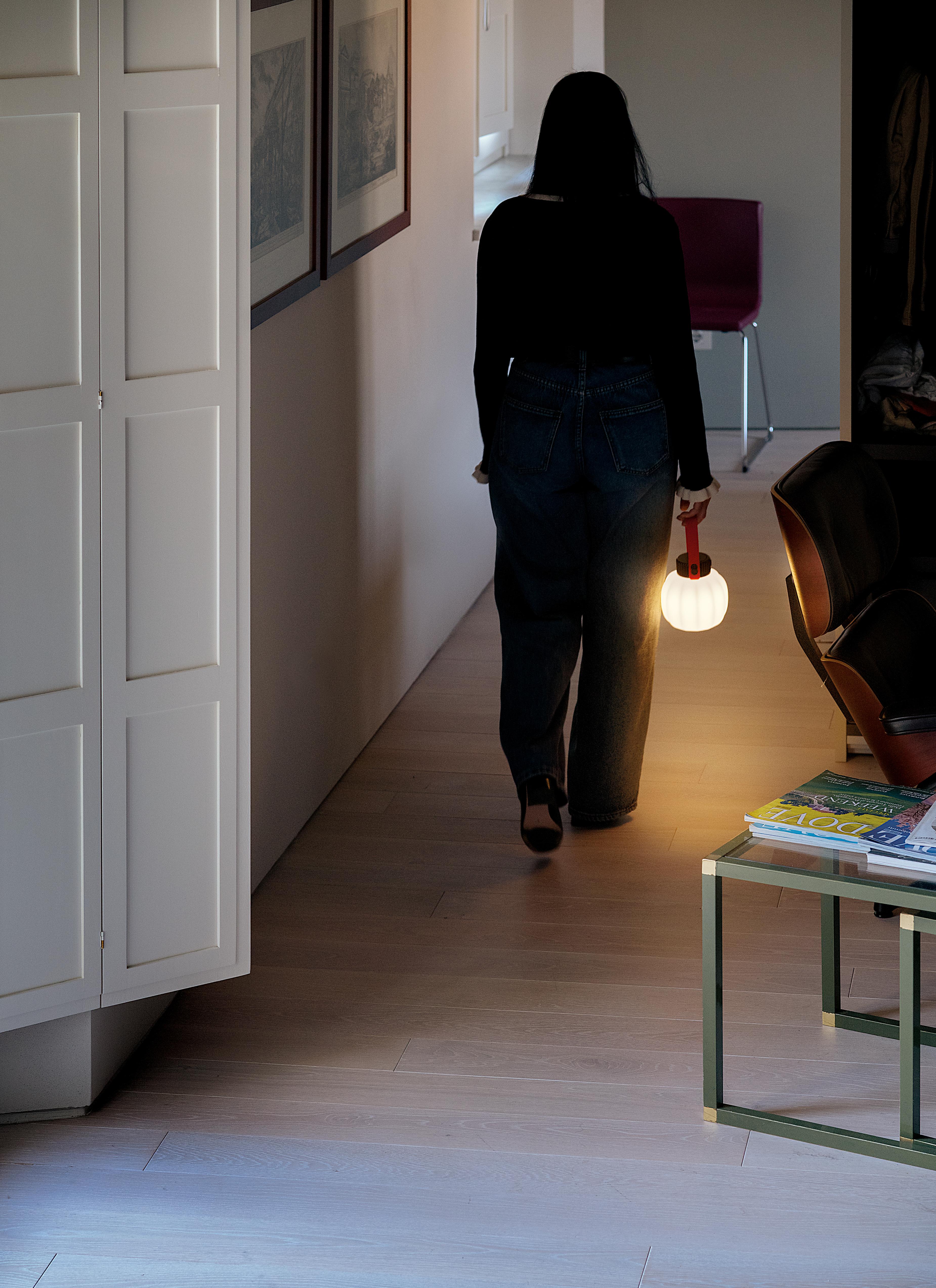 Draagbare buitenlamp KIKI wit met siliconen handvat