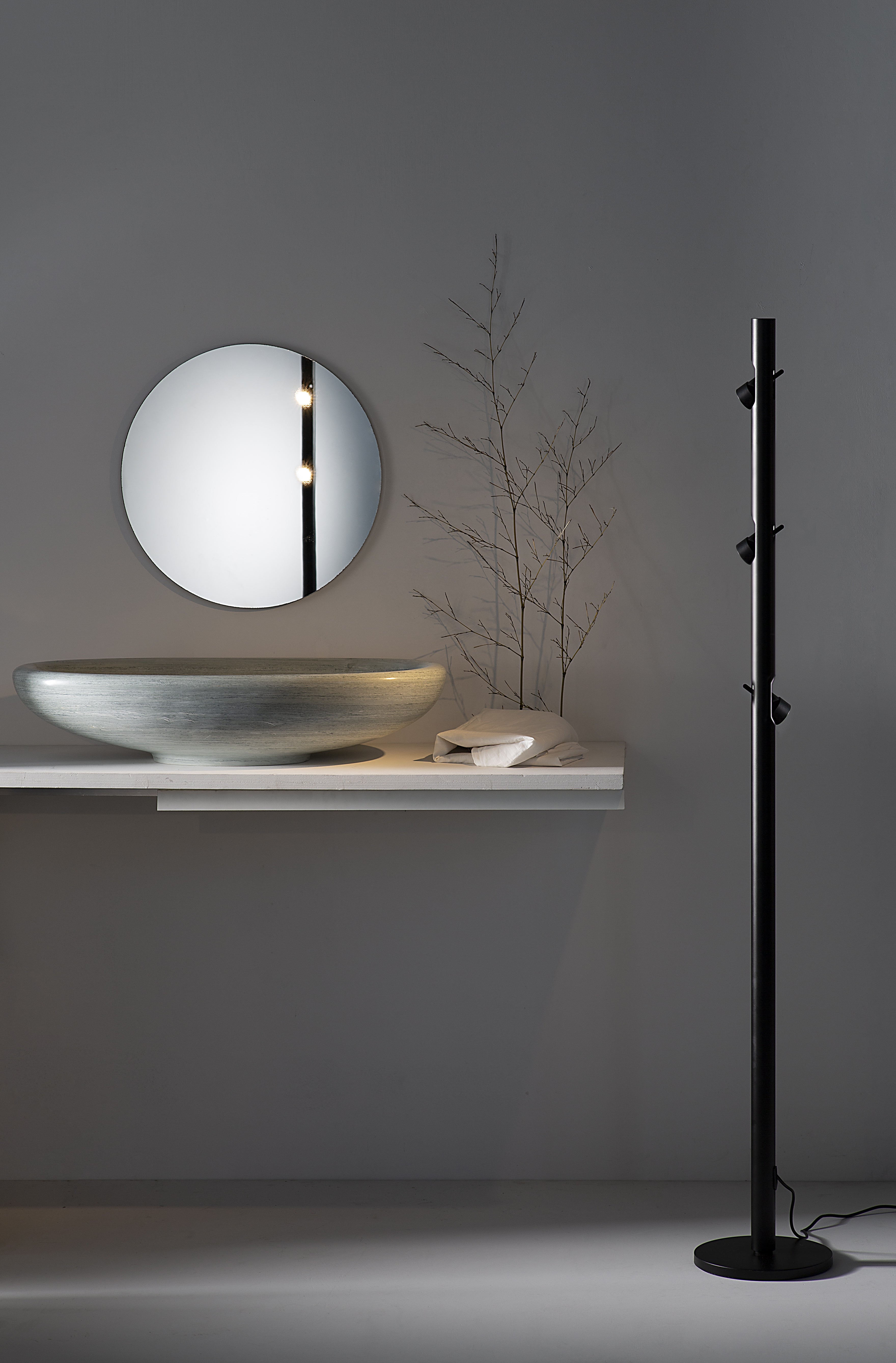 Lampa podłogowa 3-punktowa CALABRONE czarny